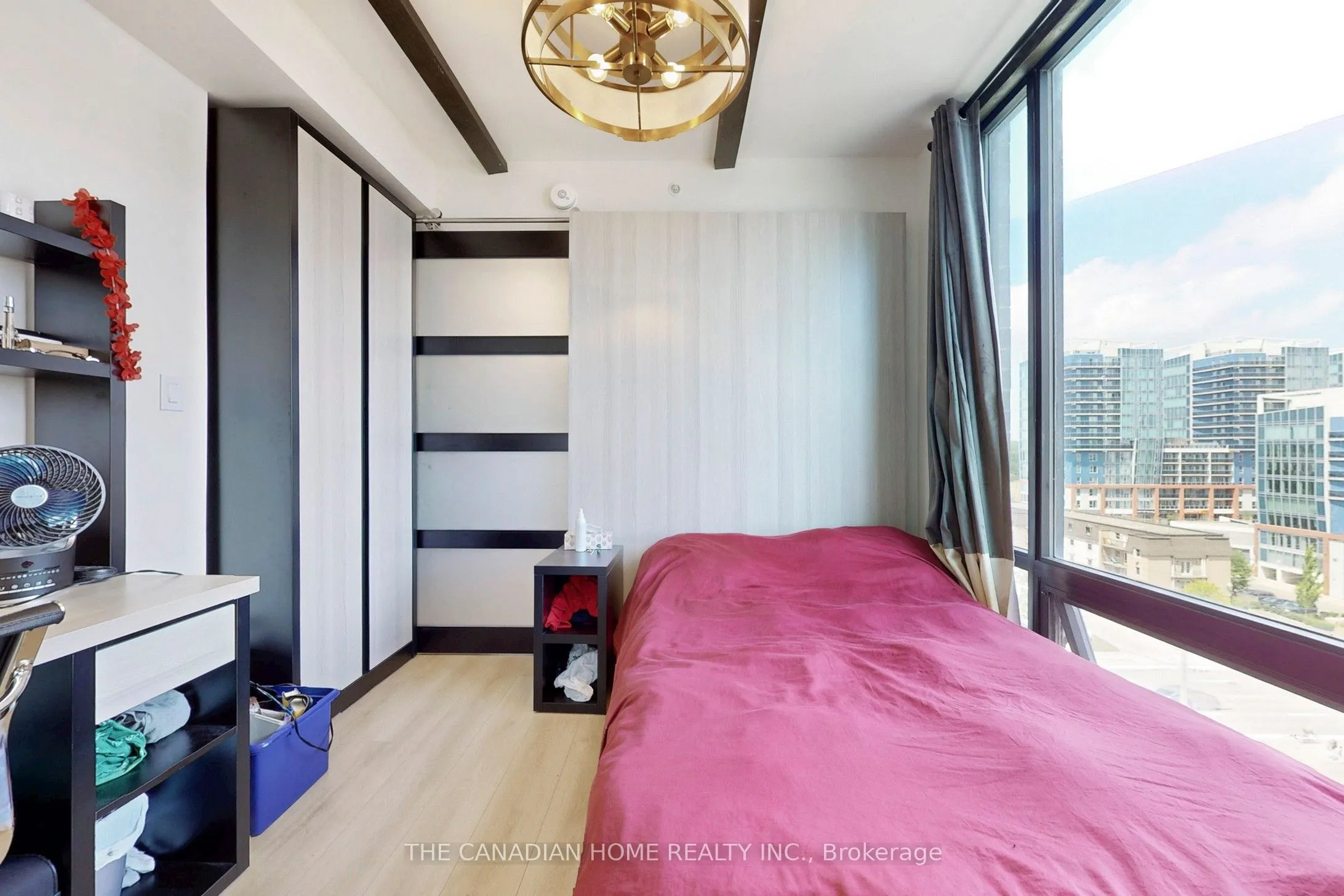145 COLUMBIA Street W, #909