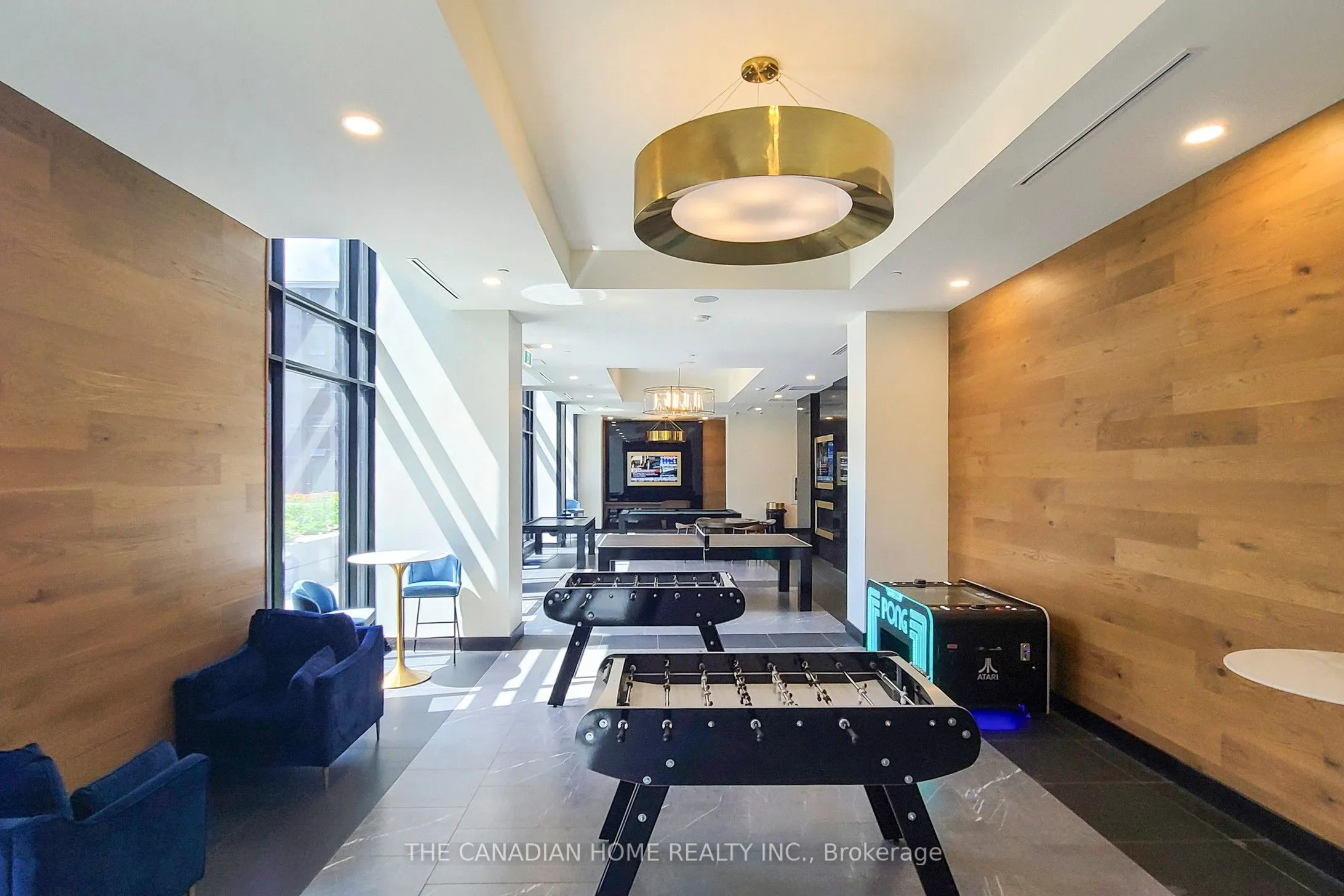145 COLUMBIA Street W, #909