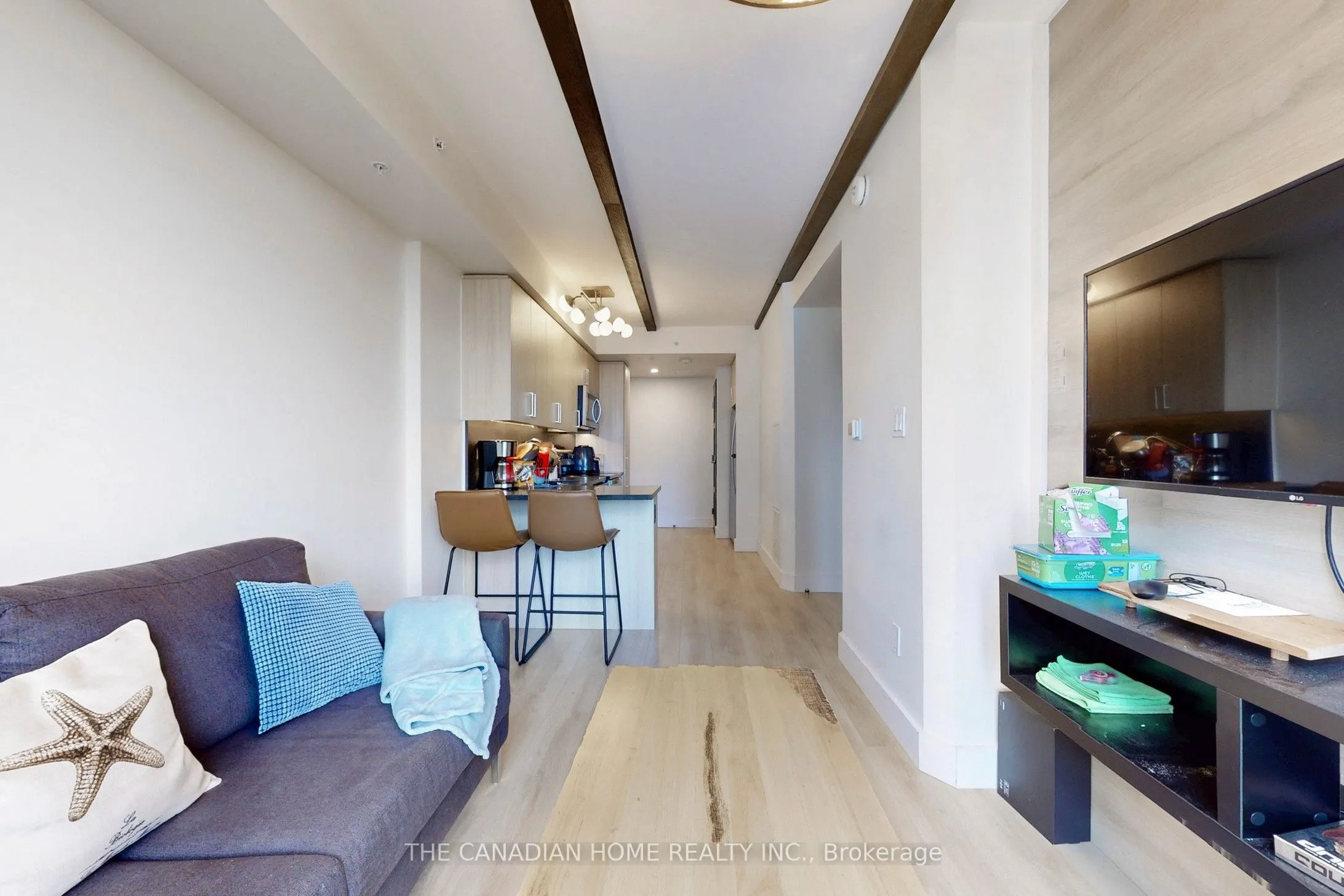 145 COLUMBIA Street W, #909