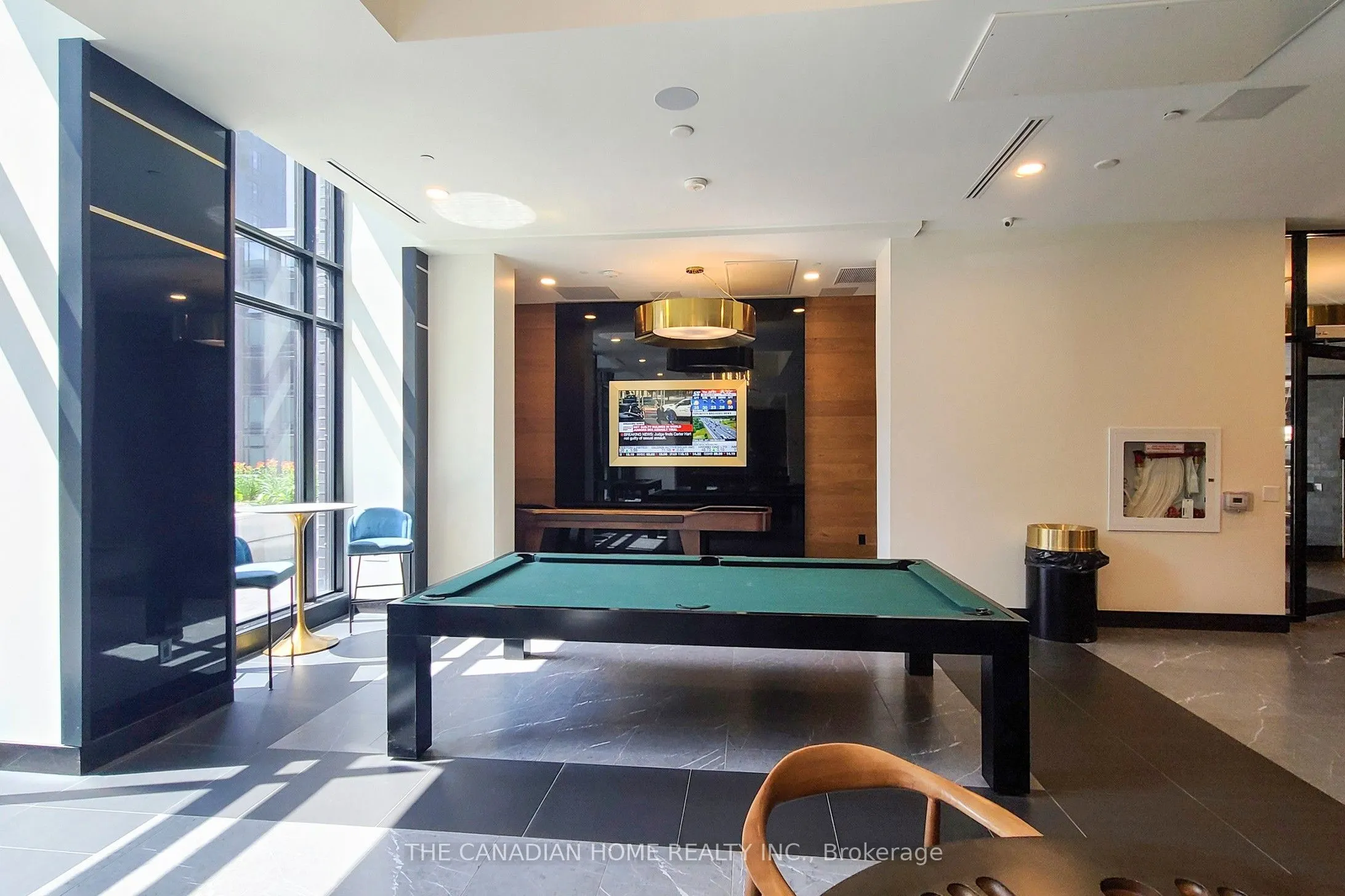 145 COLUMBIA Street W, #909
