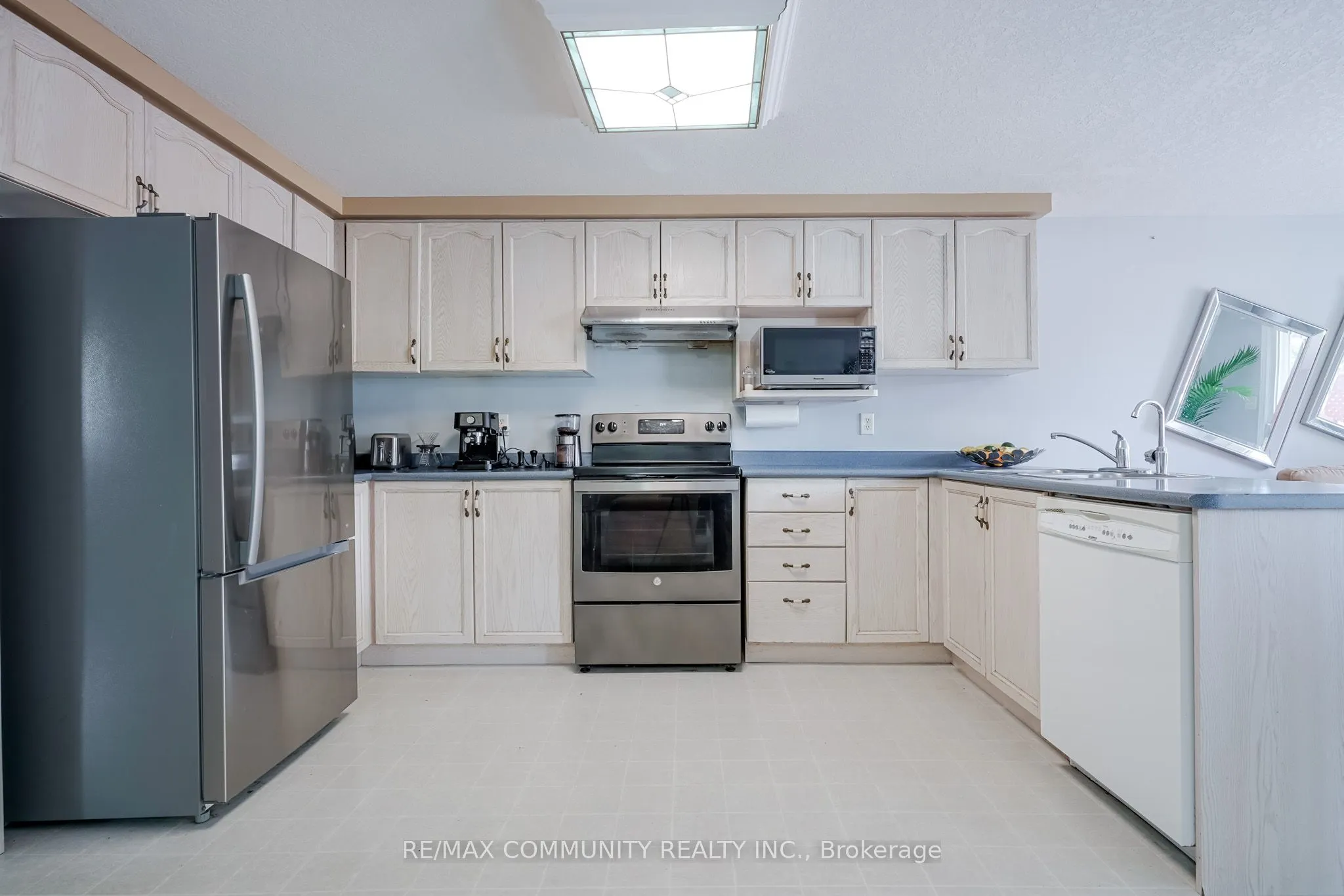 650 Spinnaker Crescent, #Main Level