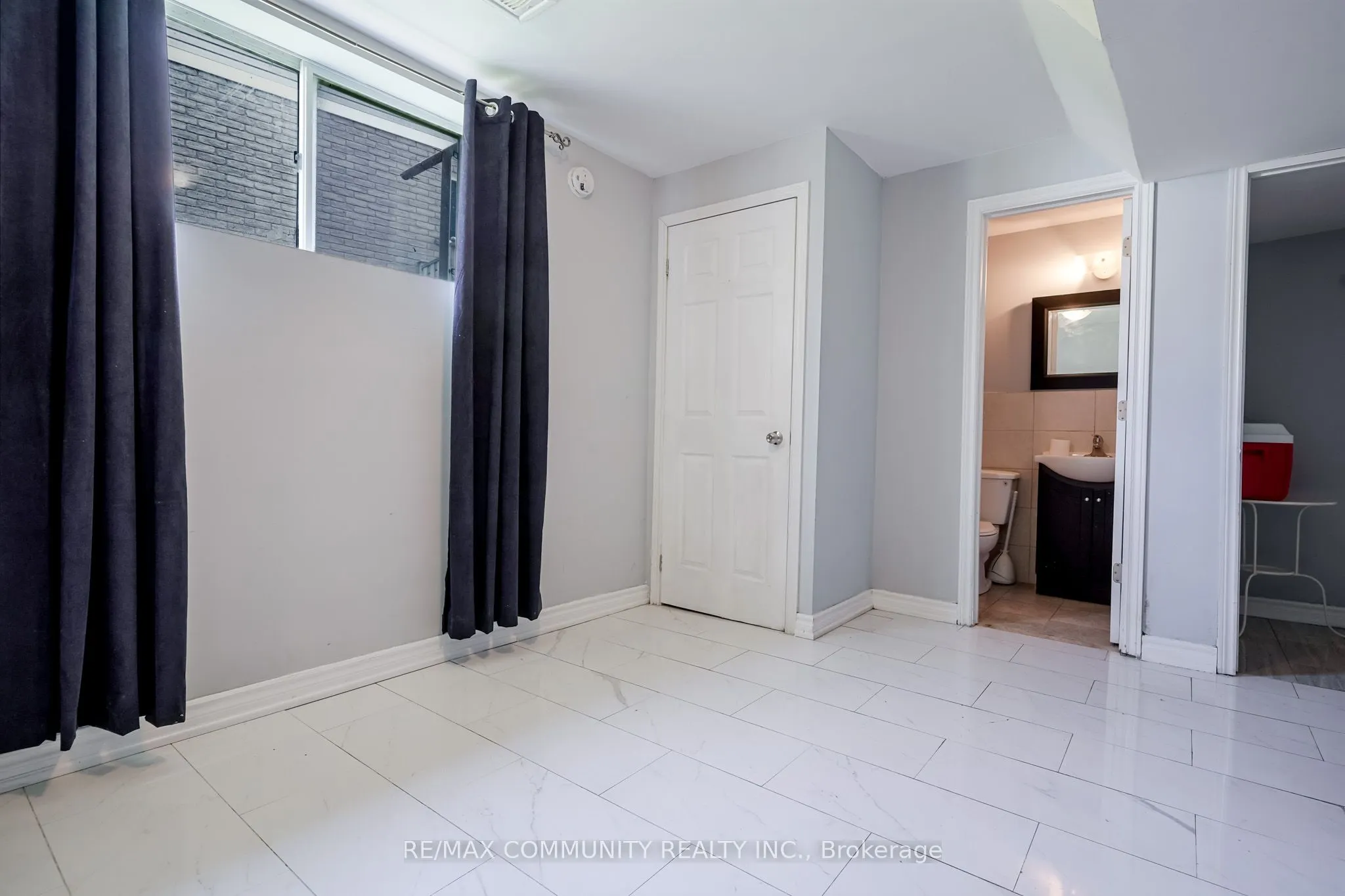 650 Spinnaker Crescent, #Main Level