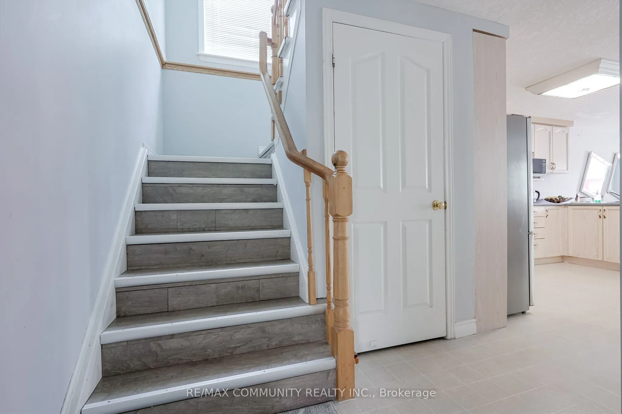 650 Spinnaker Crescent, #Main Level