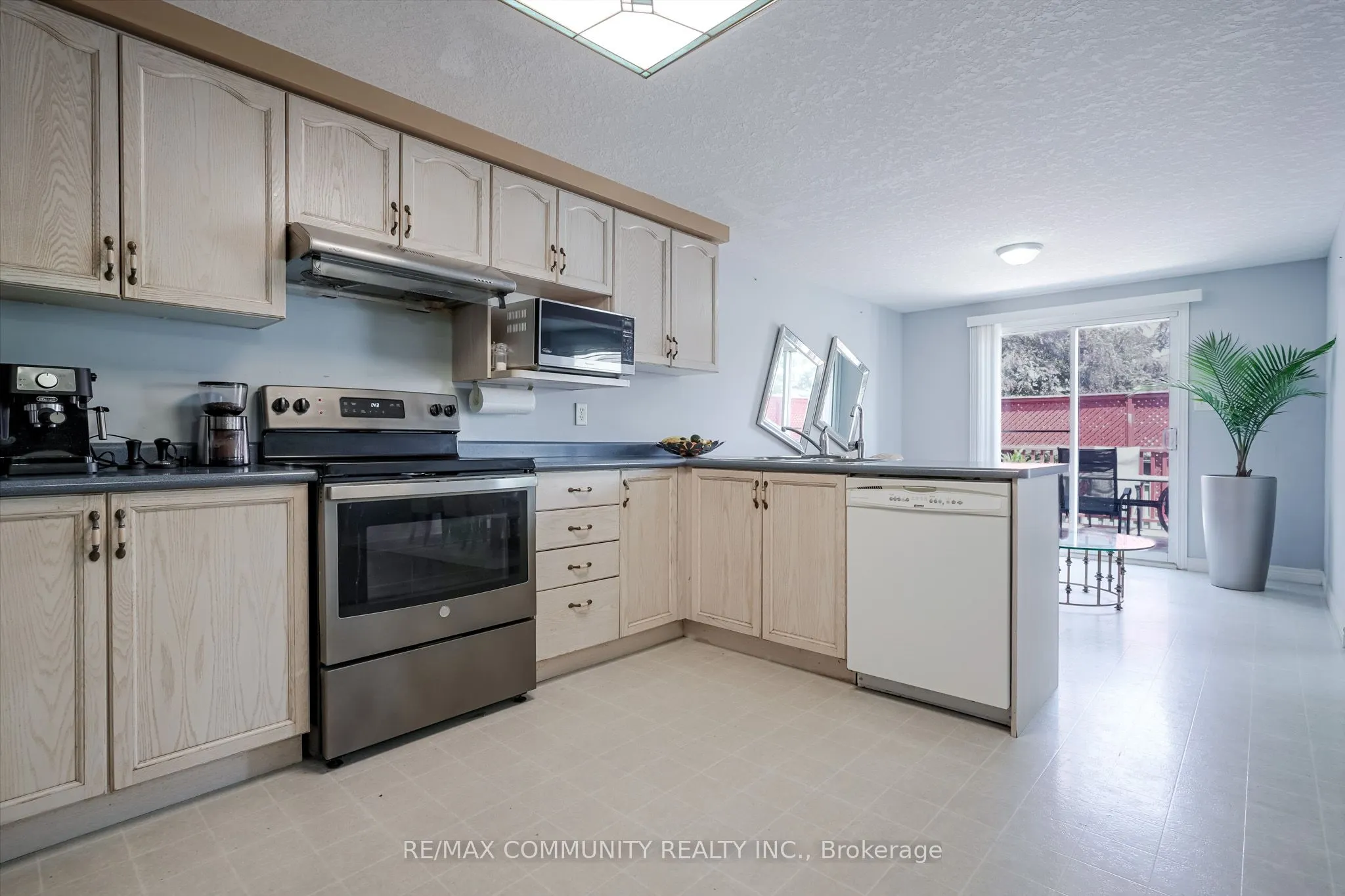 650 Spinnaker Crescent, #Main Level