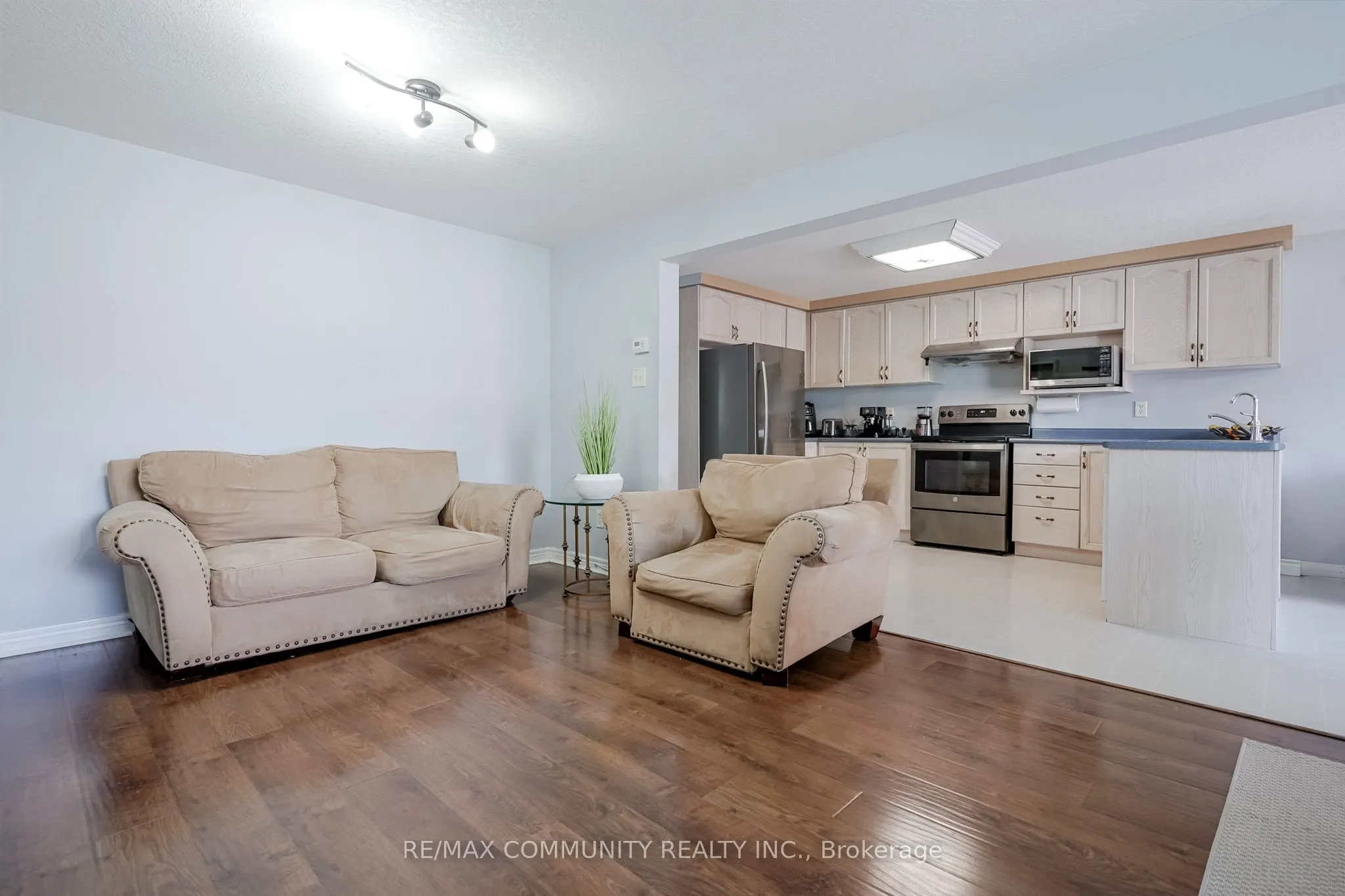 650 Spinnaker Crescent, #Main Level