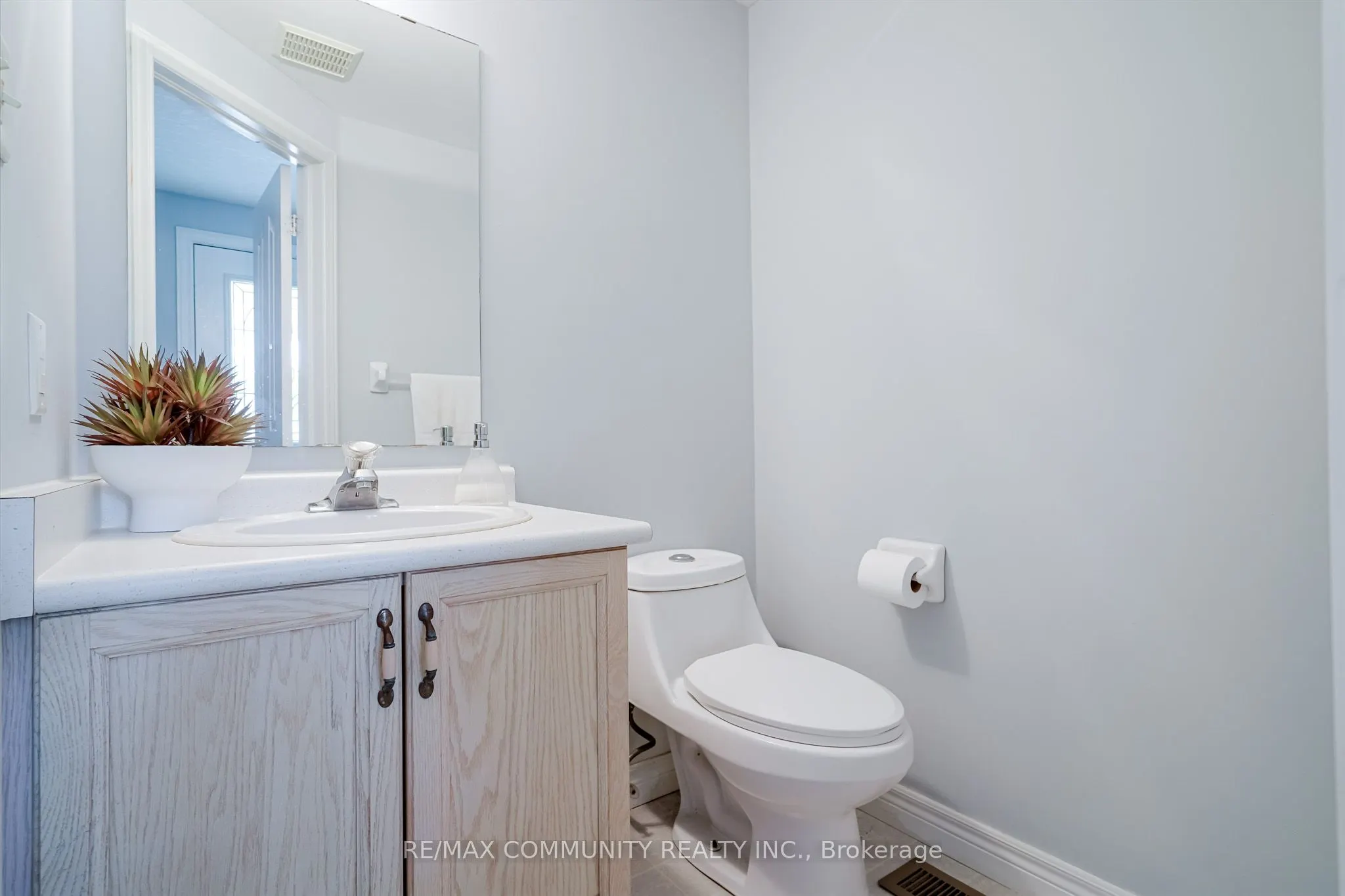 650 Spinnaker Crescent, #Main Level