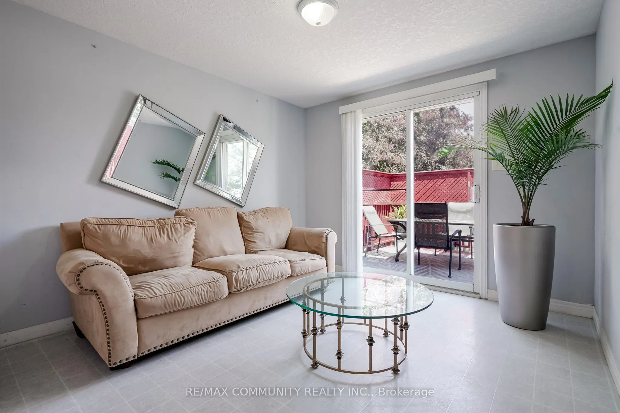 650 Spinnaker Crescent, #Main Level