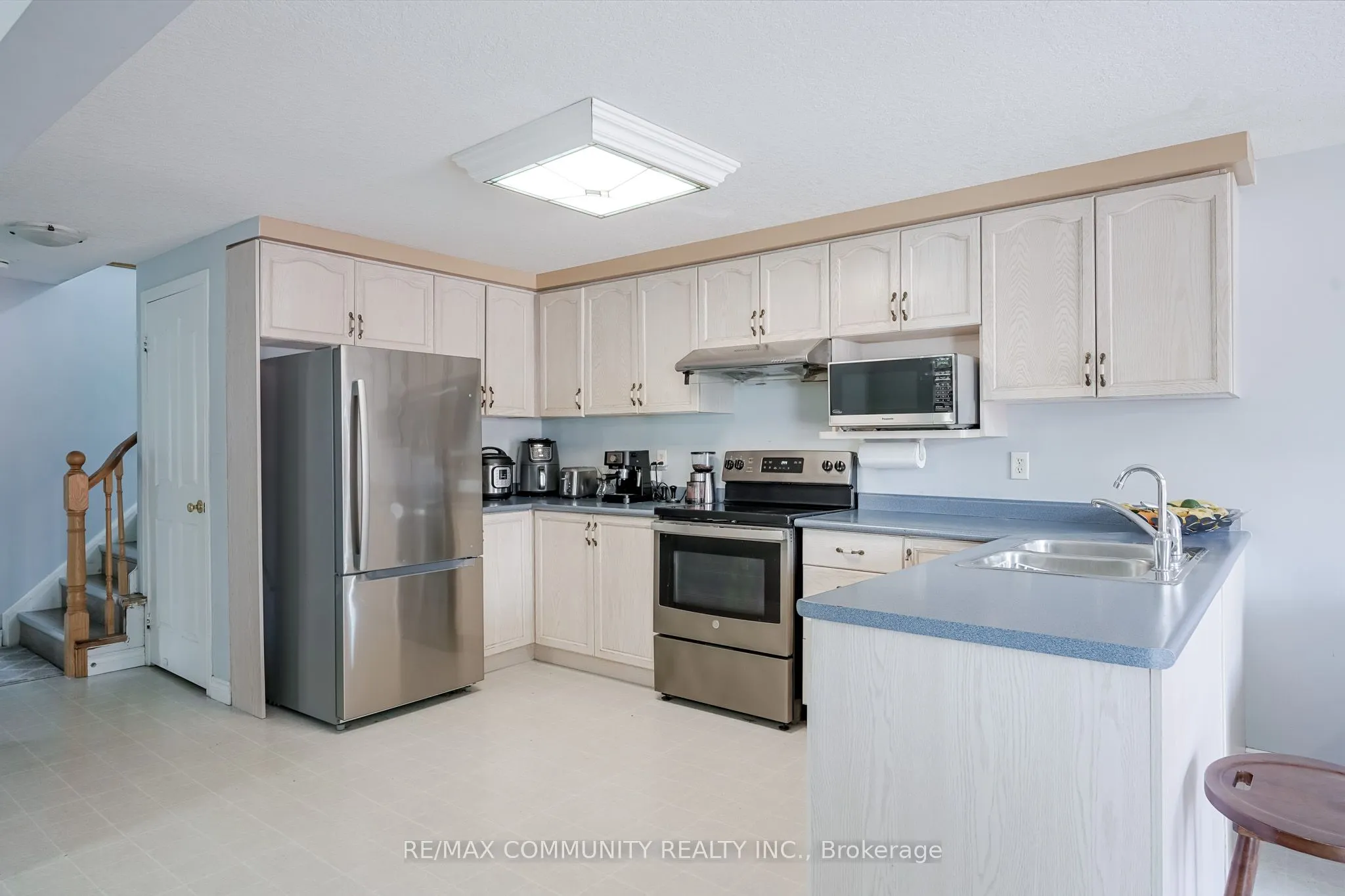 650 Spinnaker Crescent, #Main Level