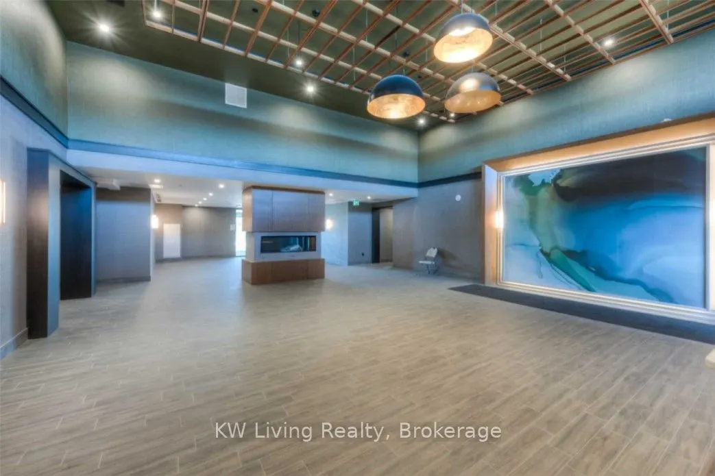 450 Dundas Street E, #1009