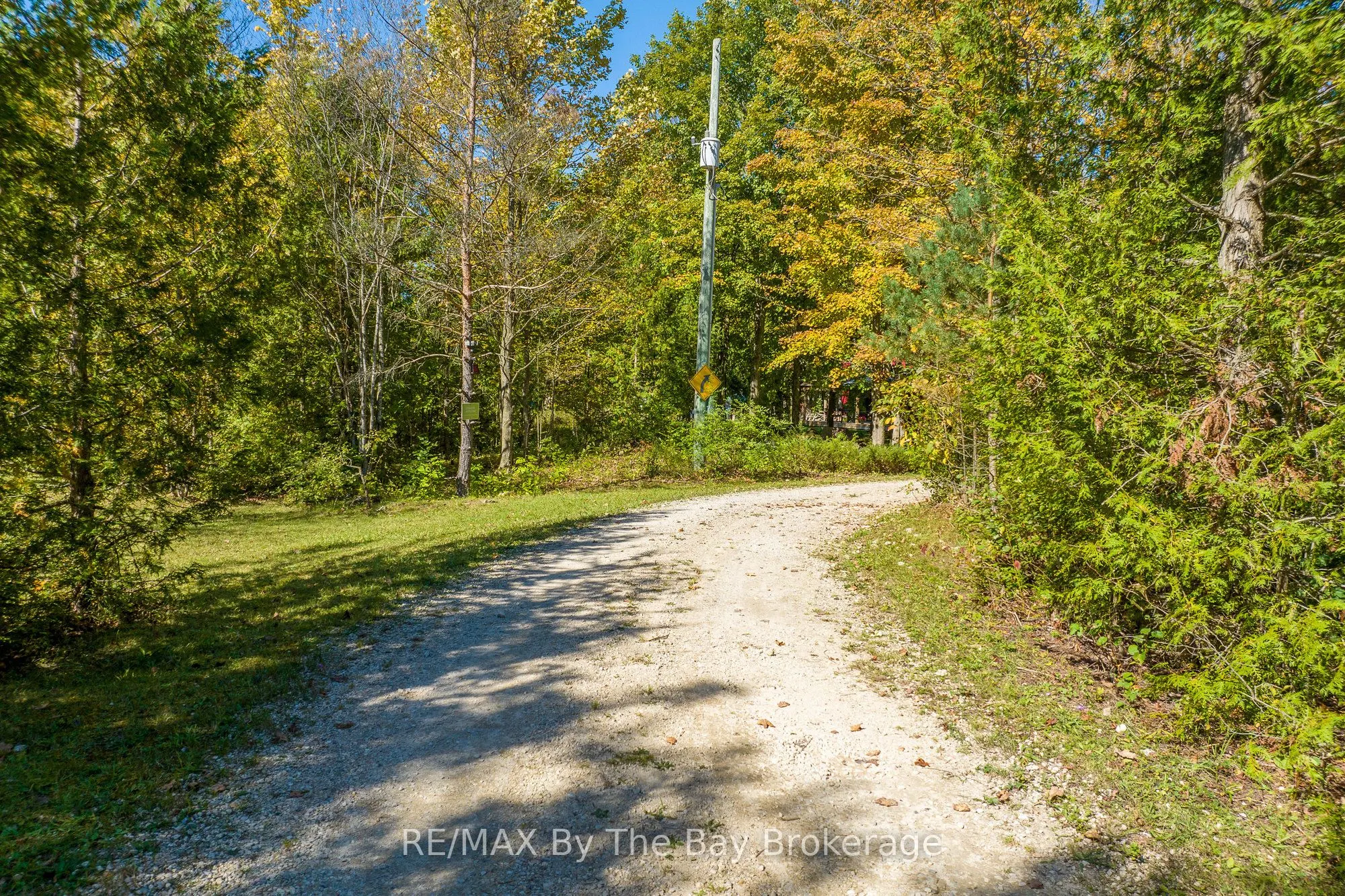 600055 50 Side Road S