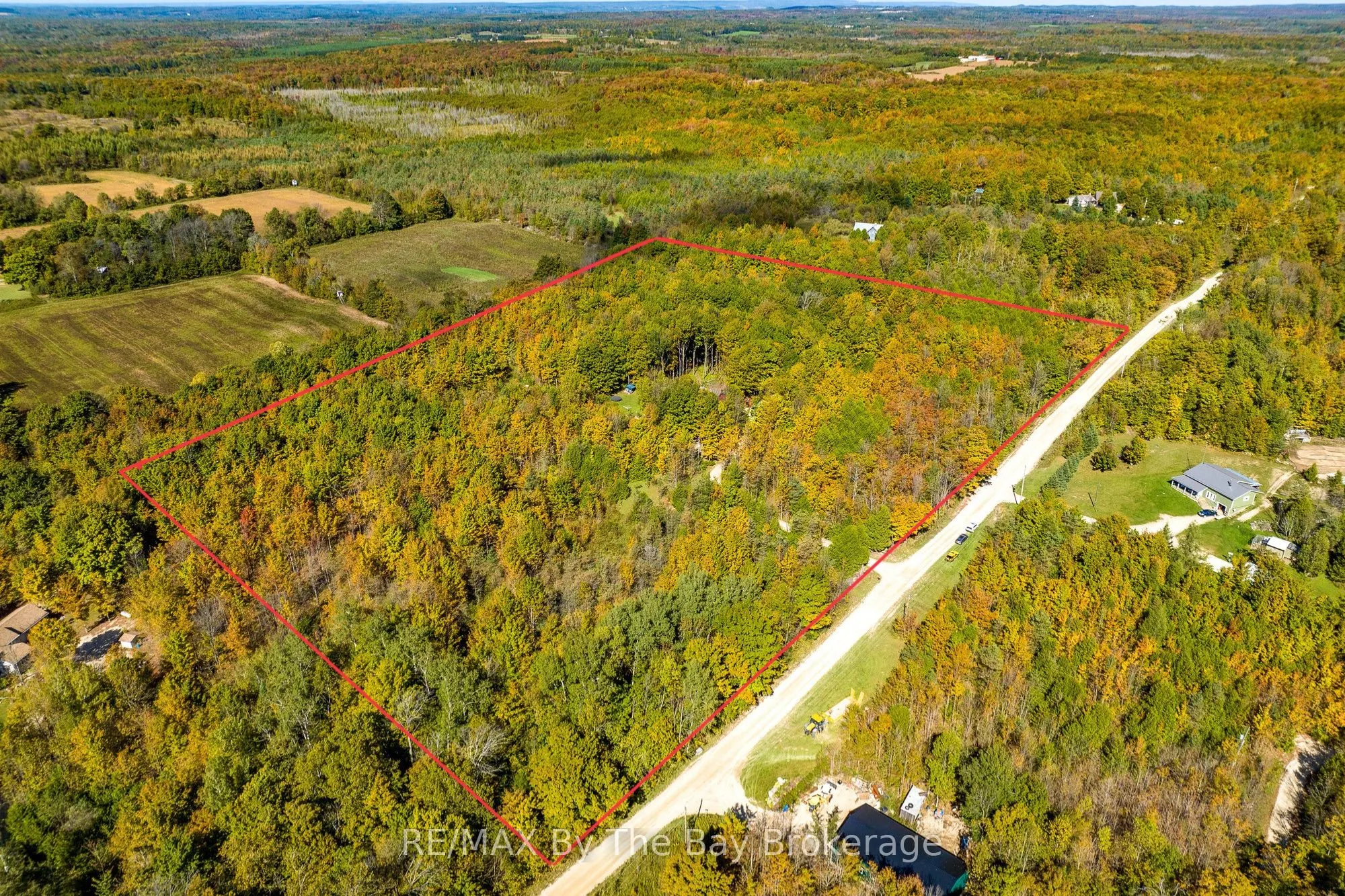 600055 50 Side Road S