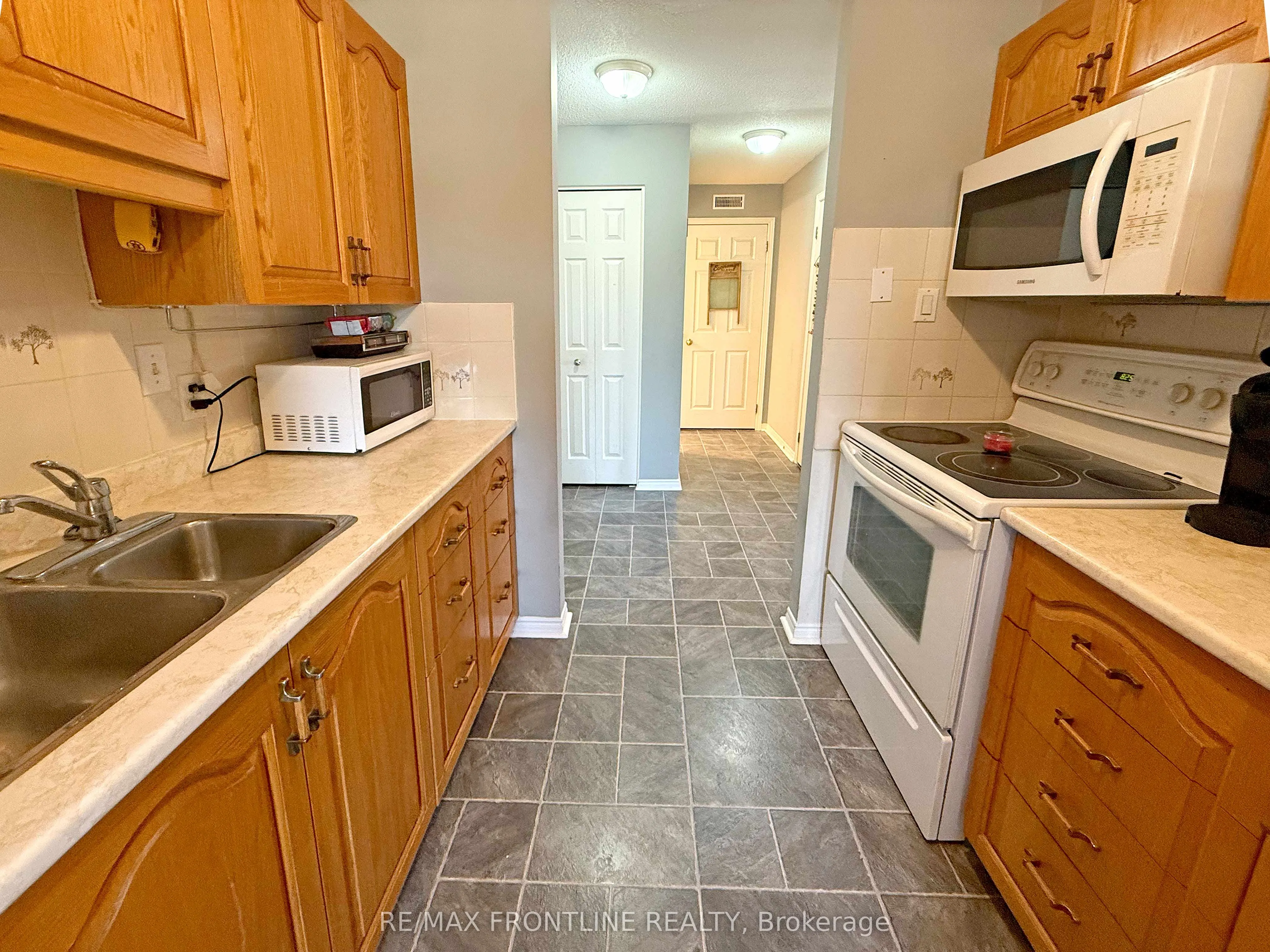 10 ARMSTRONG Drive, #Unit #302