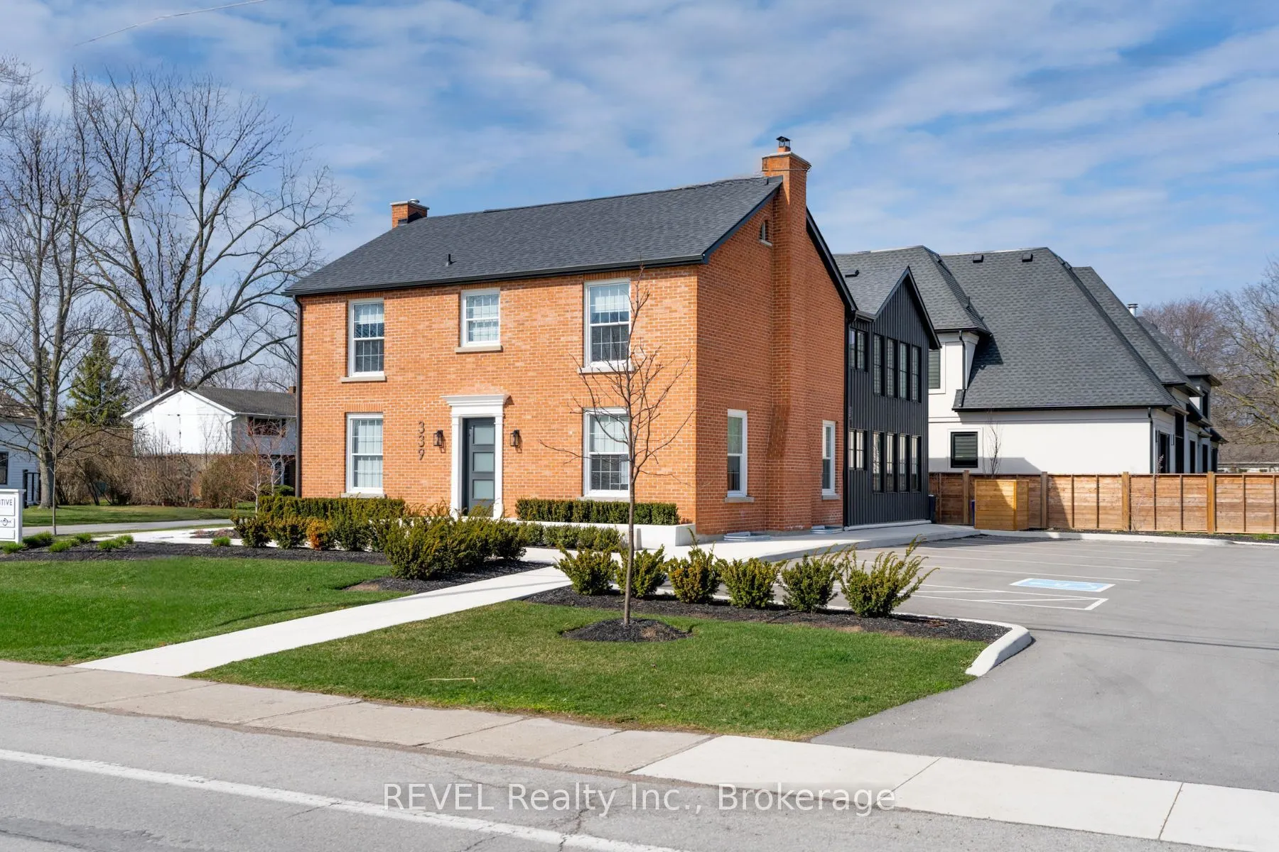 339 MARY Street