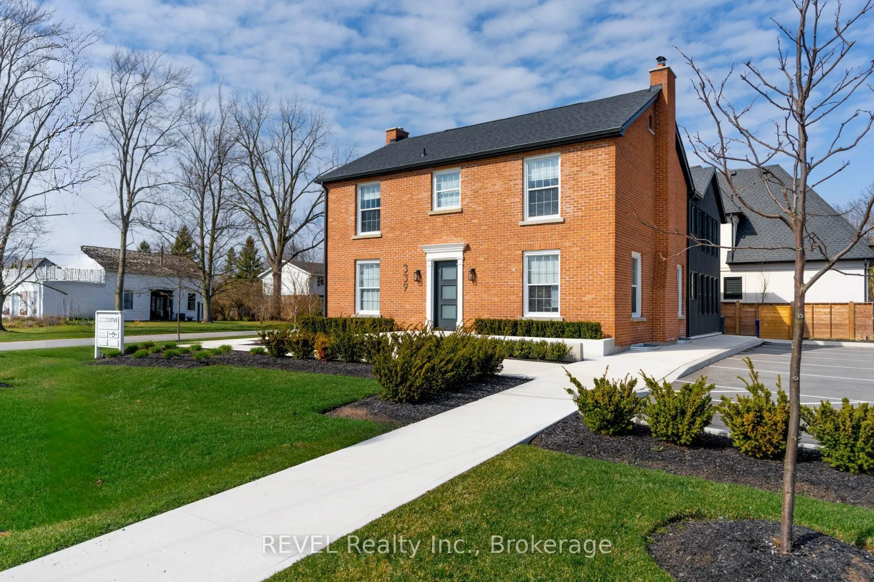 339 MARY Street