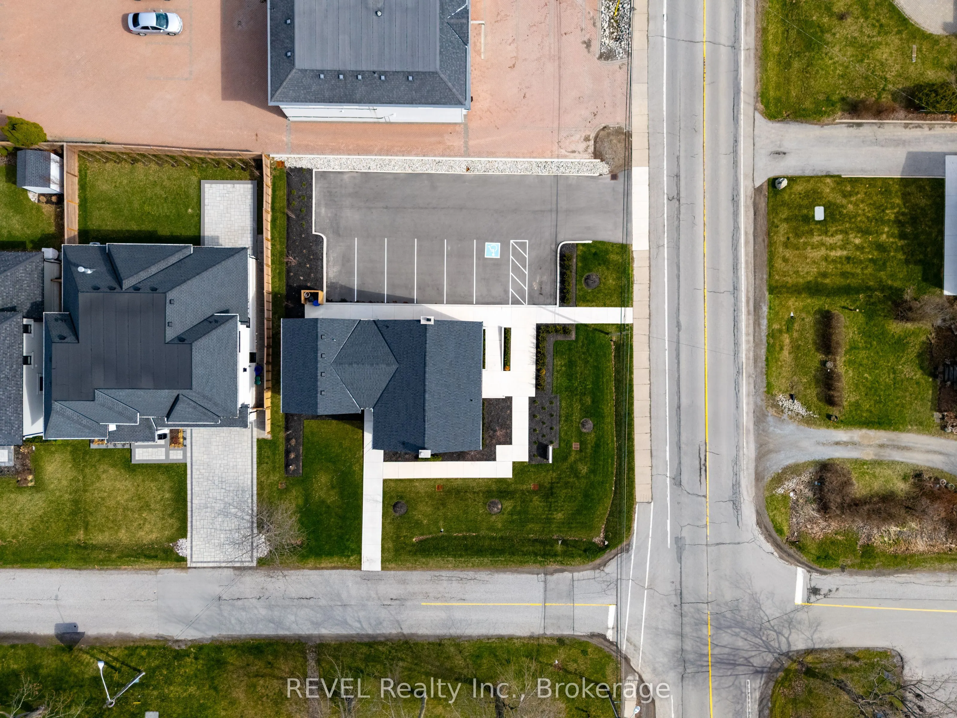 339 MARY Street