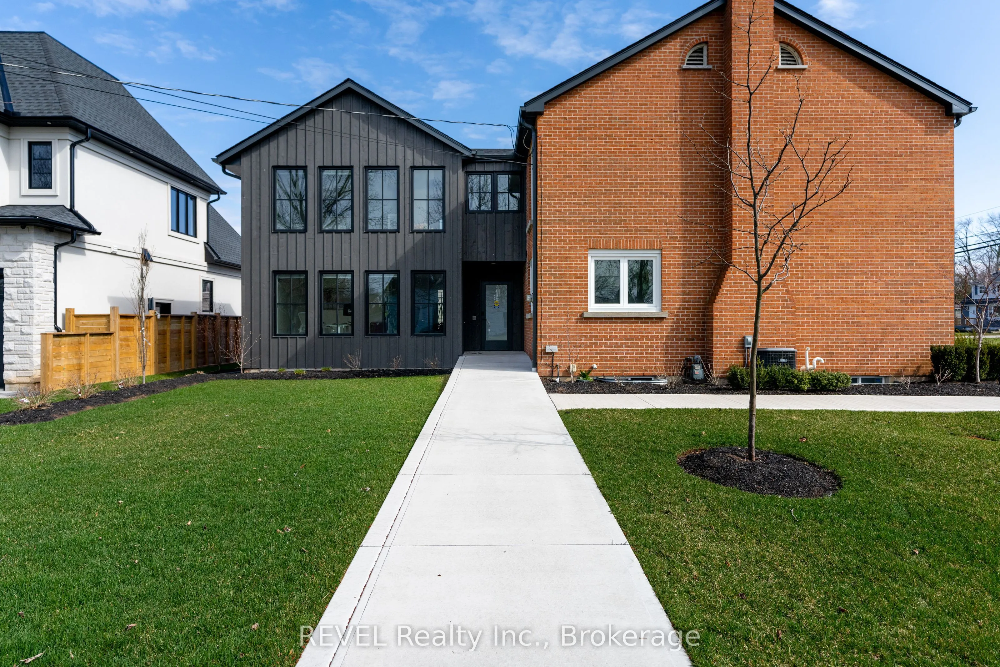 339 MARY Street
