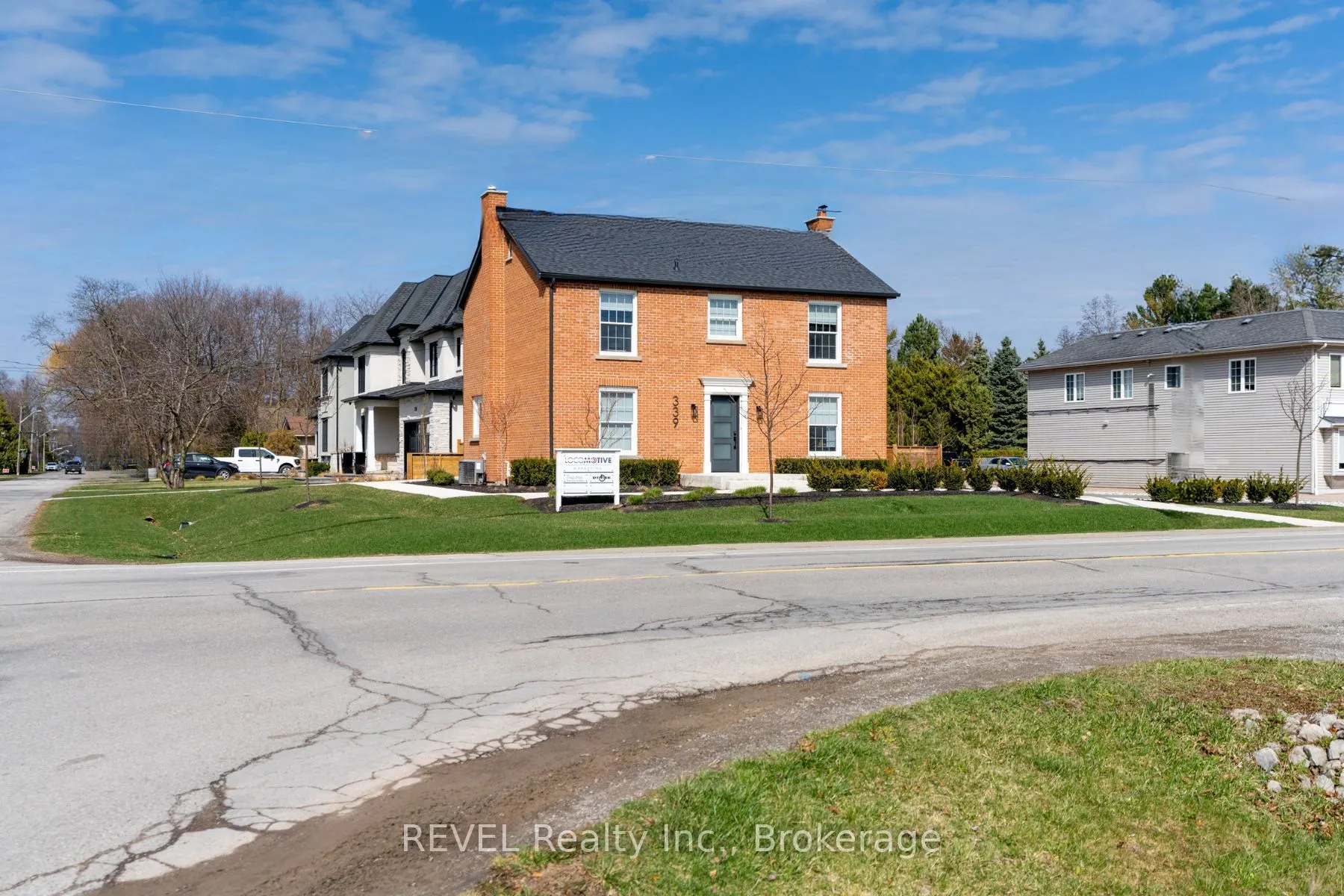 339 MARY Street