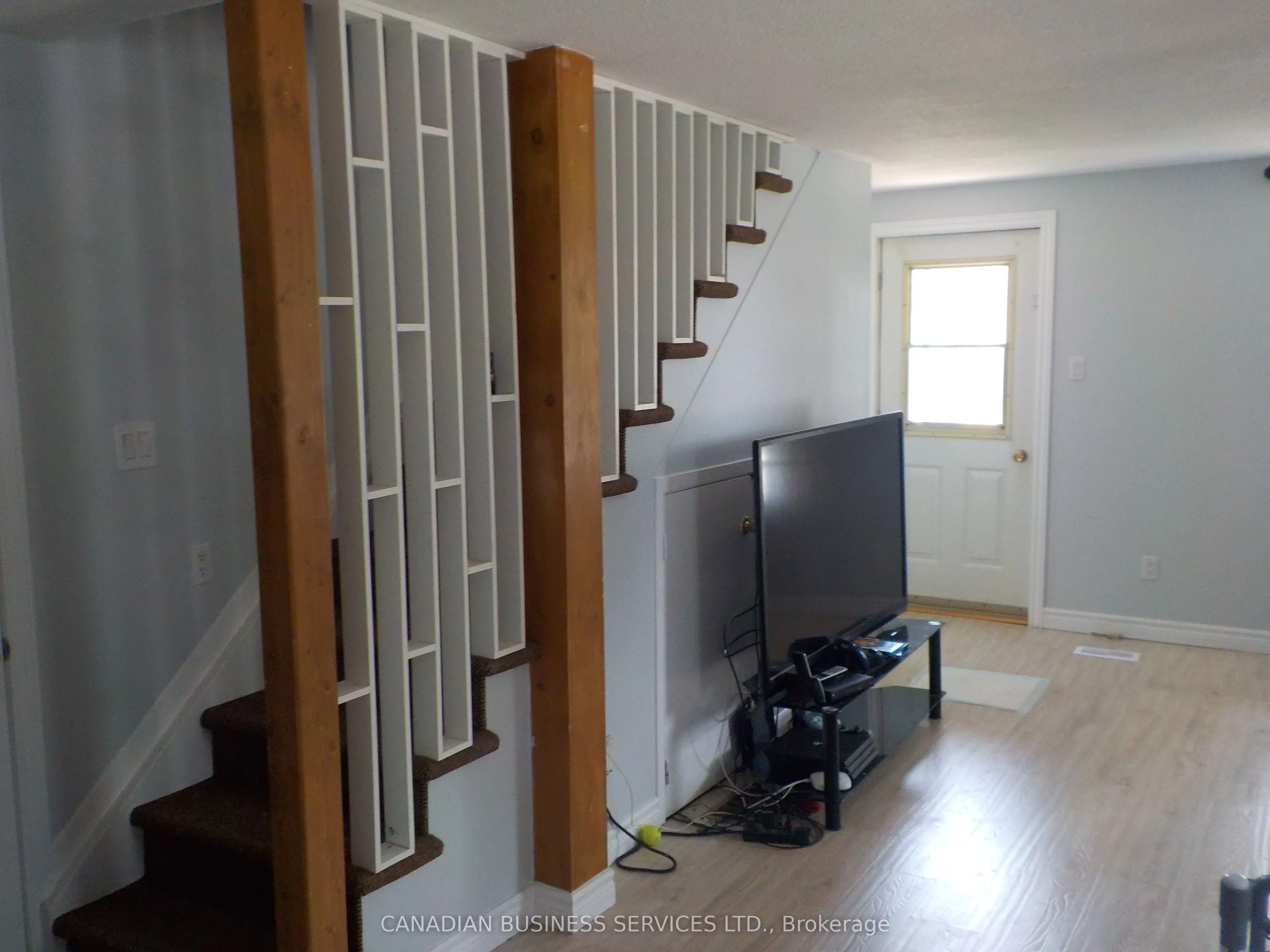 2285 Laval Road S