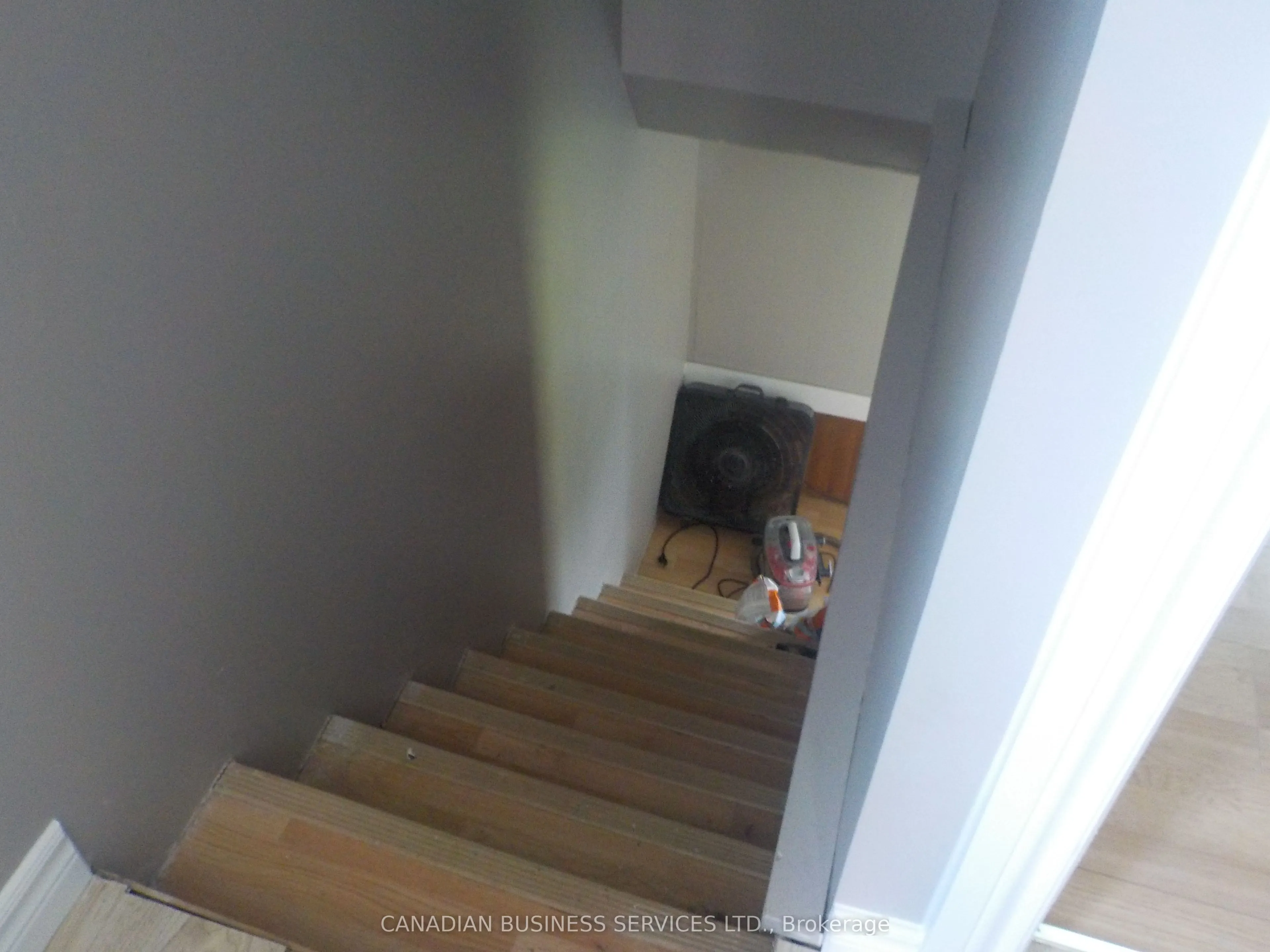 2285 Laval Road S