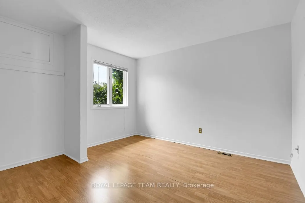 16 Chickasaw Crescent