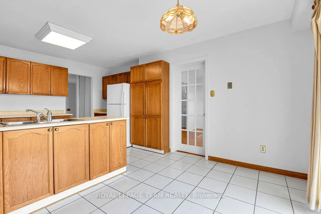 16 Chickasaw Crescent