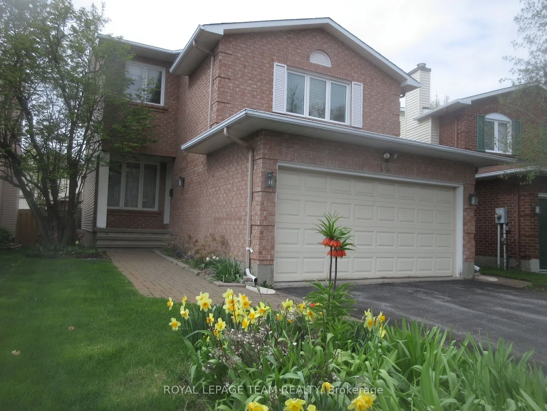 16 Chickasaw Crescent