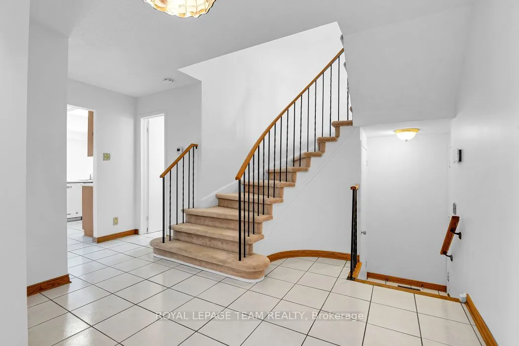 16 Chickasaw Crescent