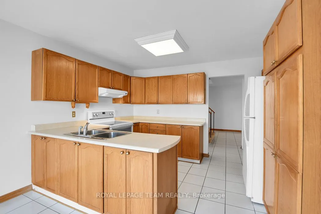 16 Chickasaw Crescent