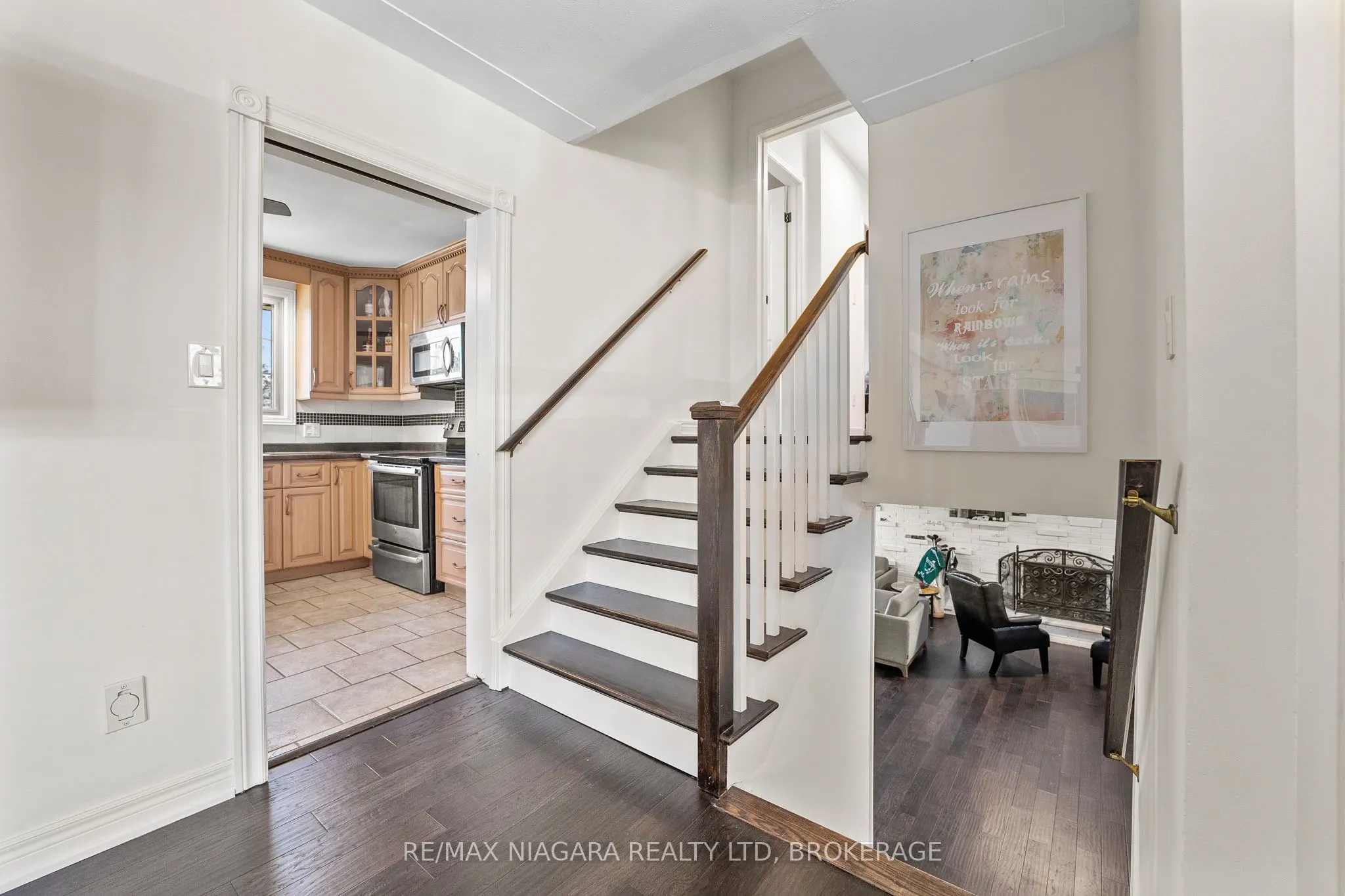 375 MISSISSAUGA Street N