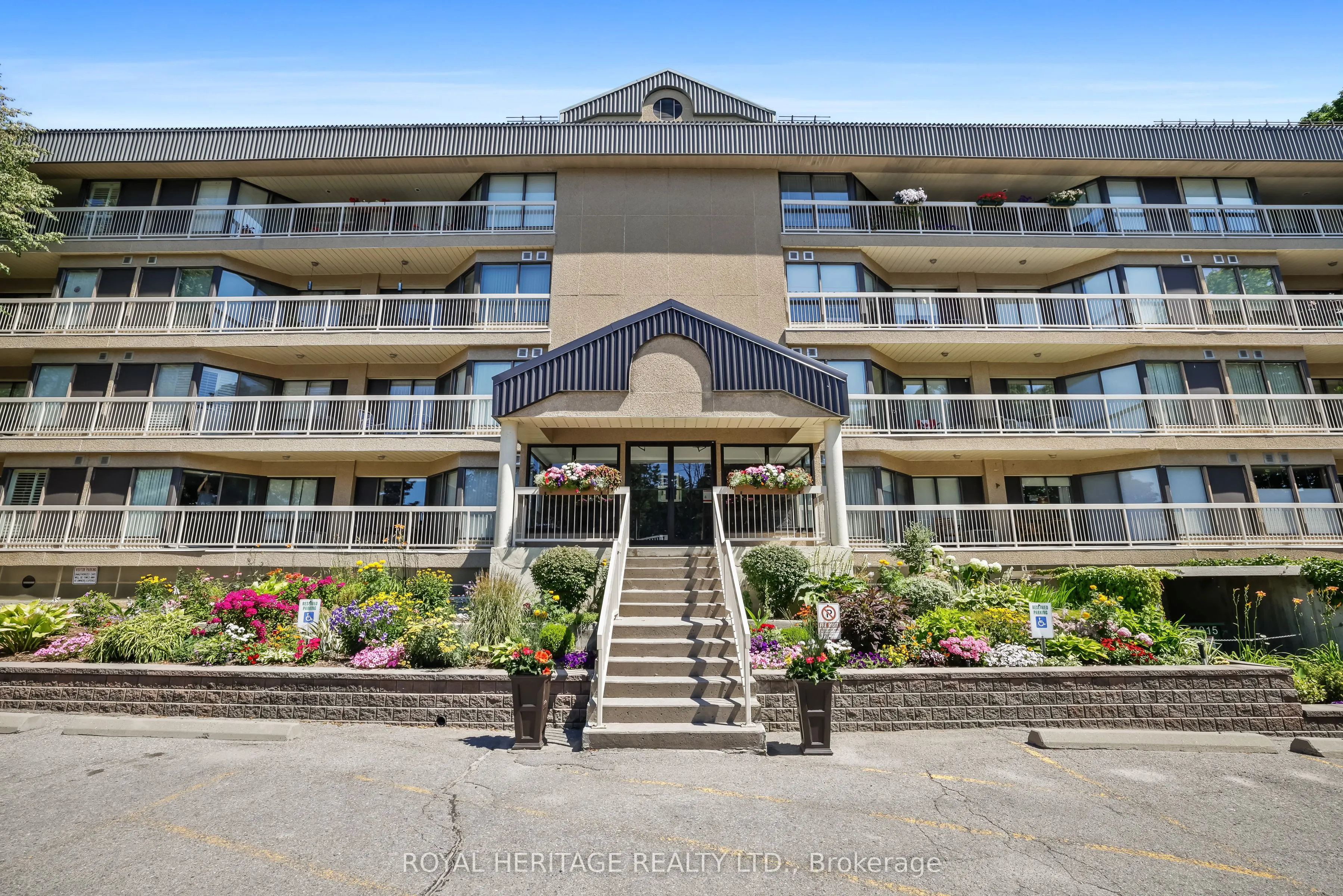 40 Auburn Street, #211