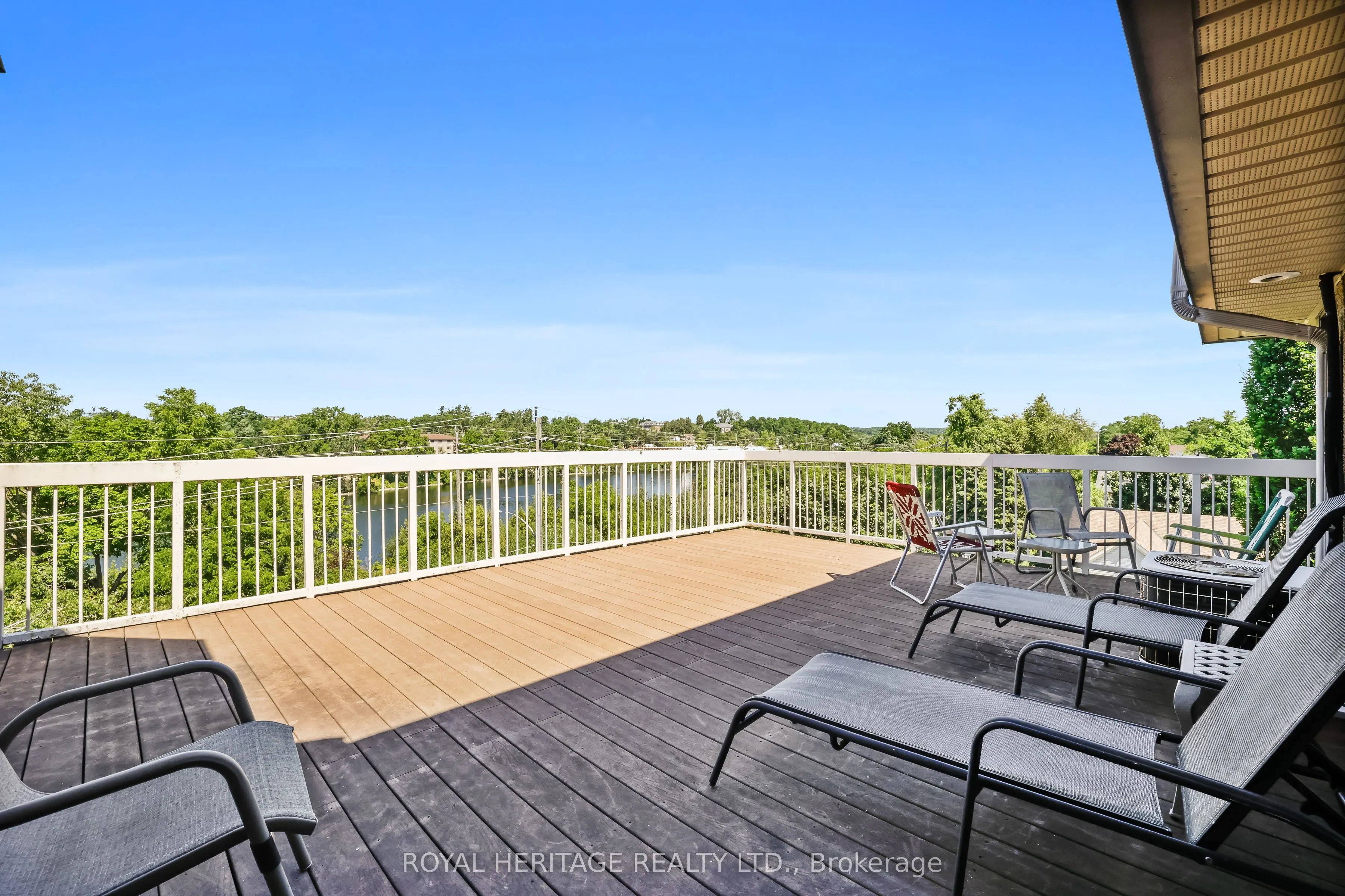 40 Auburn Street, #211