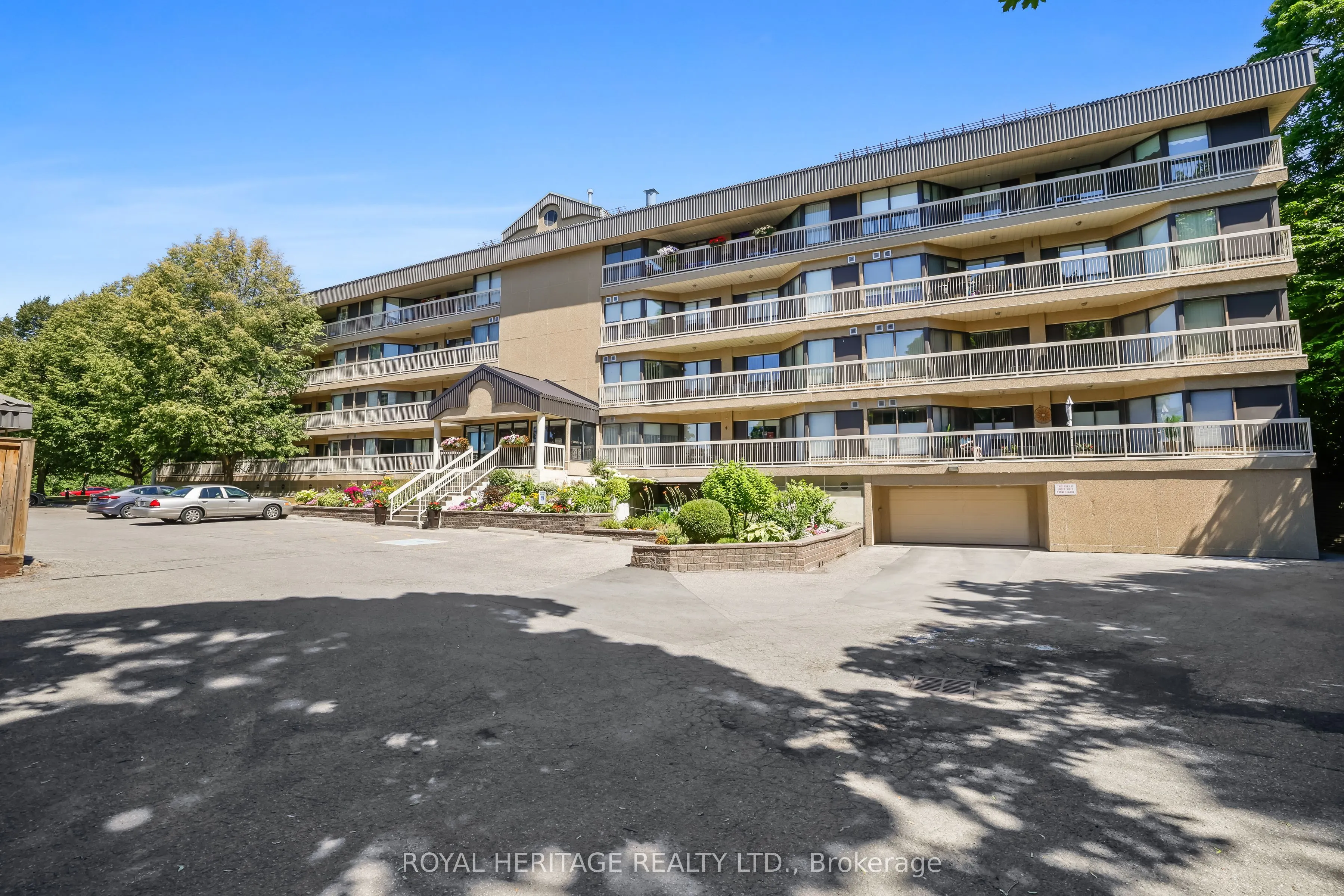 40 Auburn Street, #211