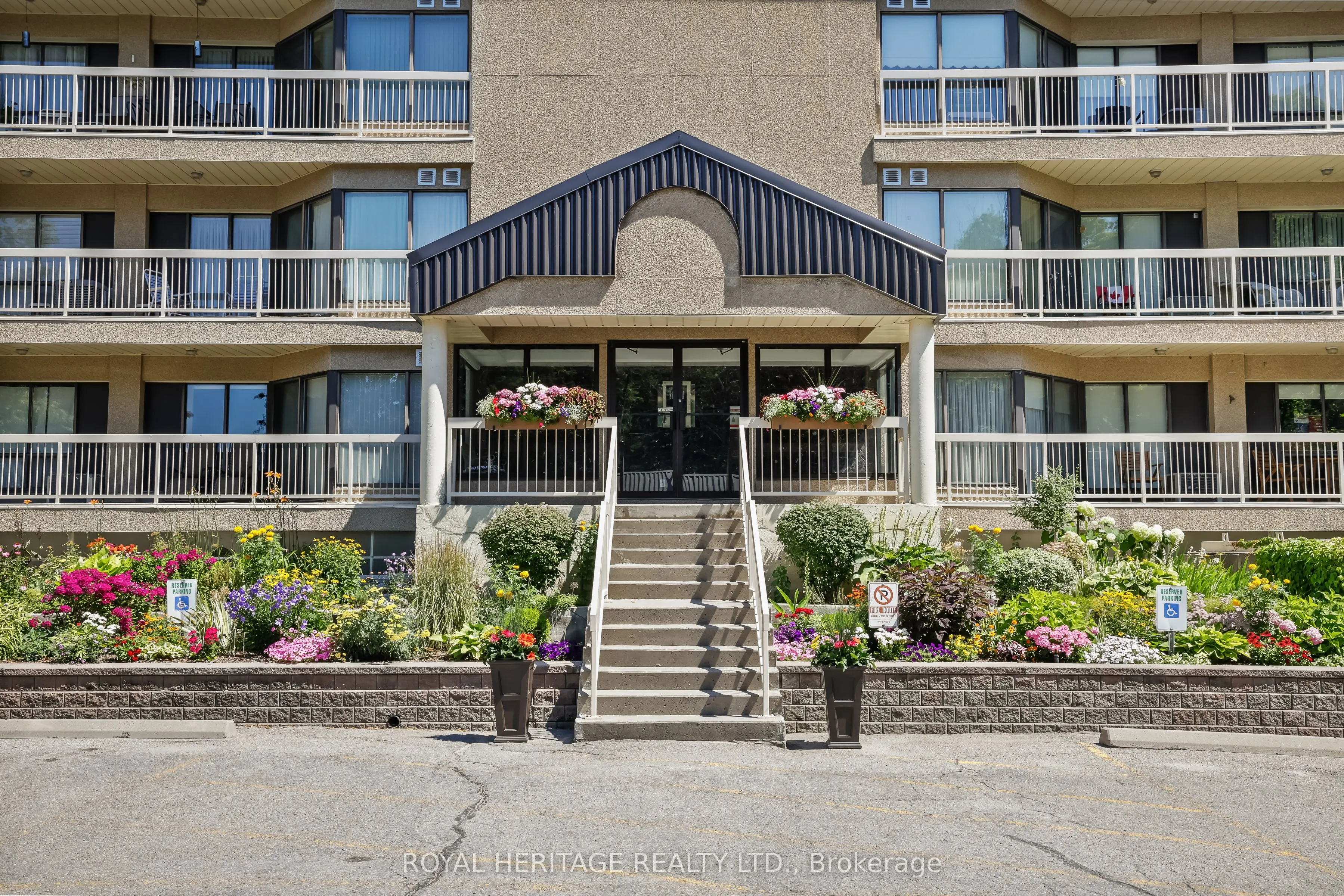 40 Auburn Street, #211