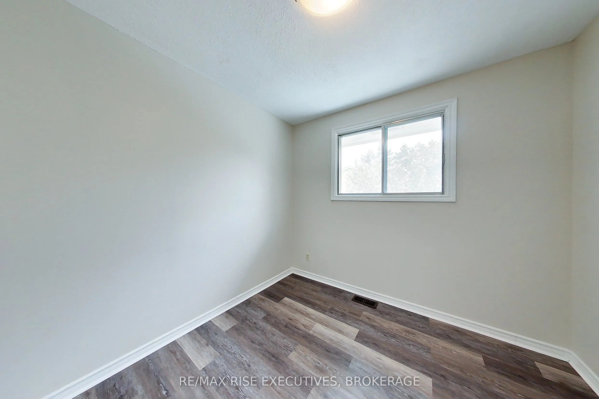744 Selkirk Road