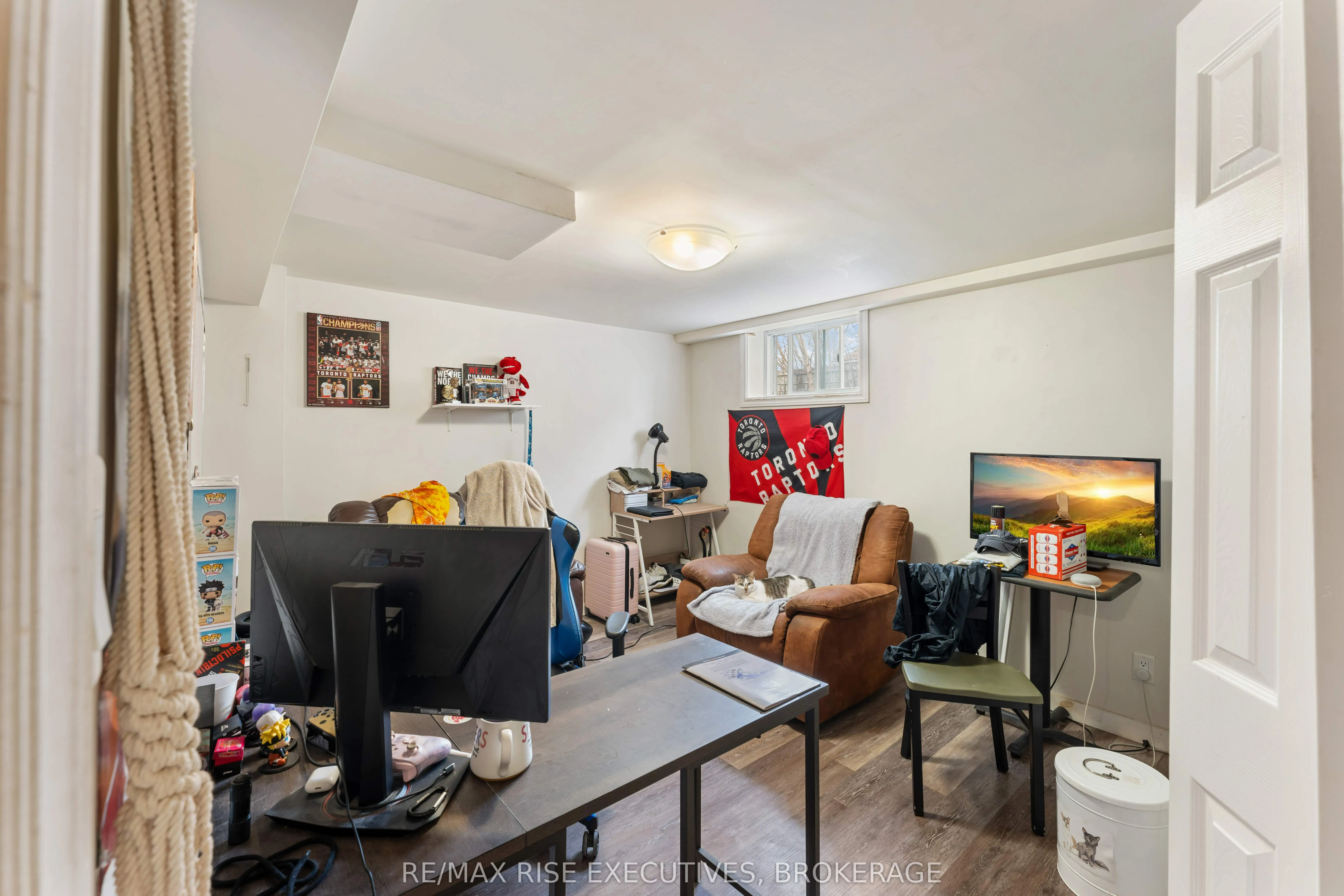 744 Selkirk Road