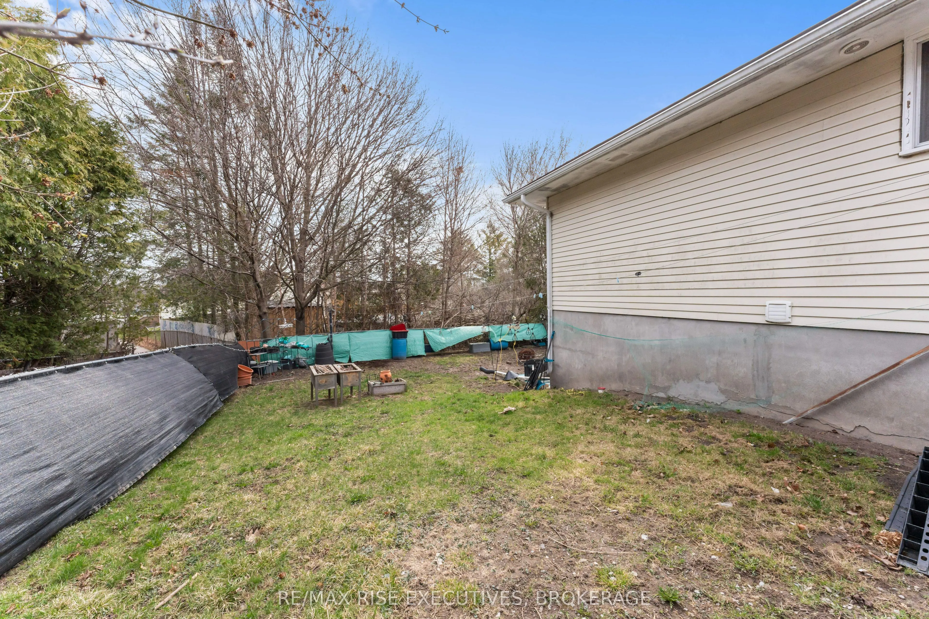 744 Selkirk Road