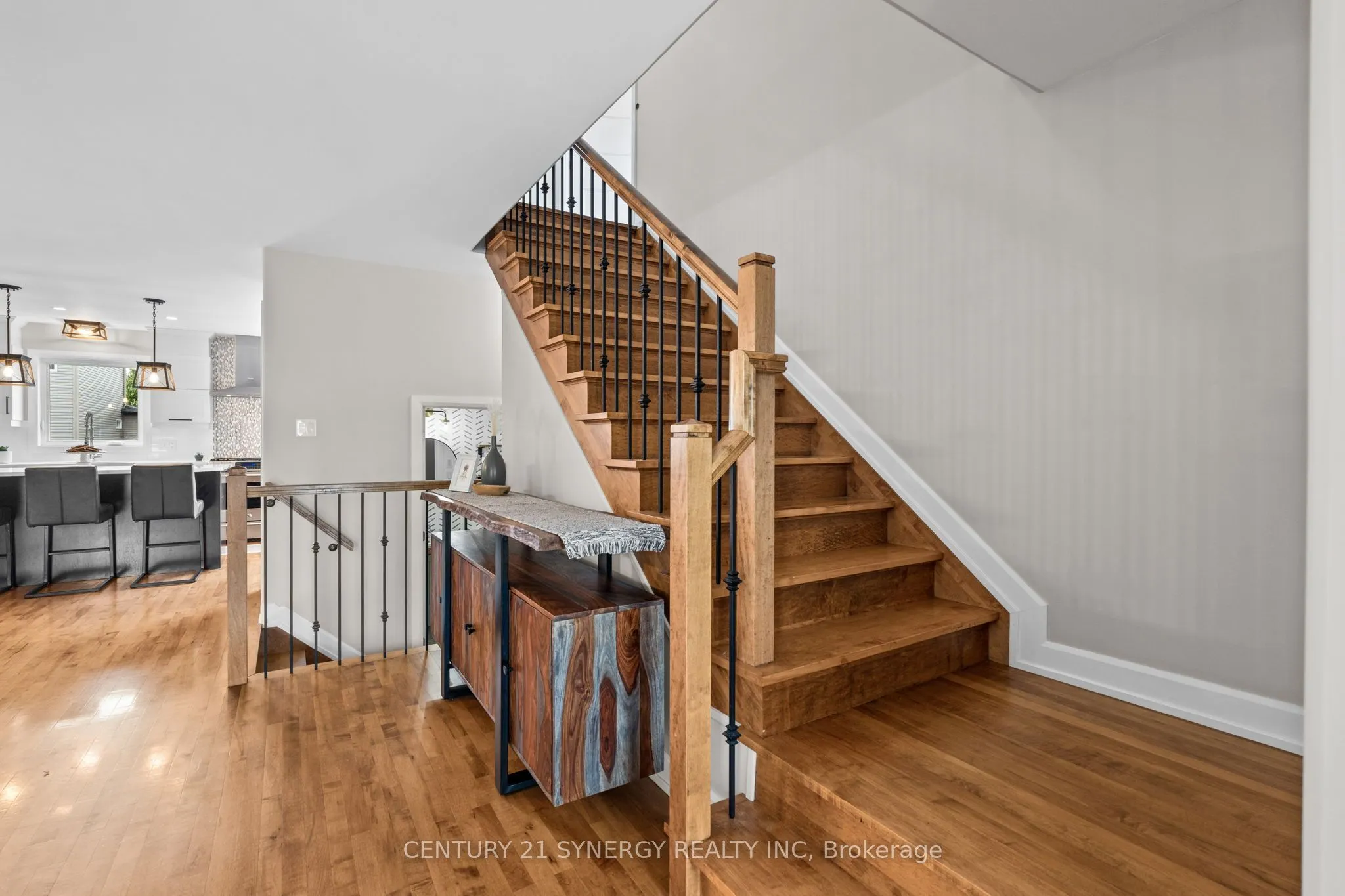 406 Provence Avenue