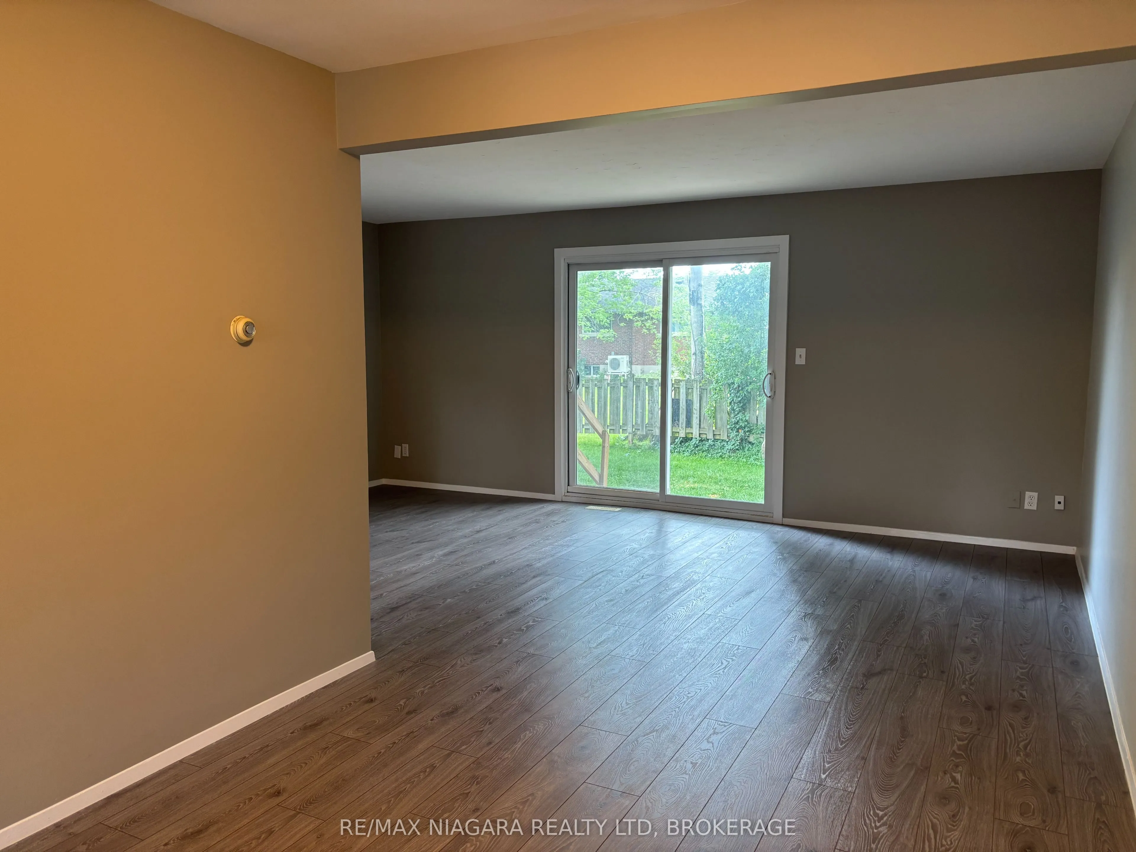 21 Woodlawn Road, #12