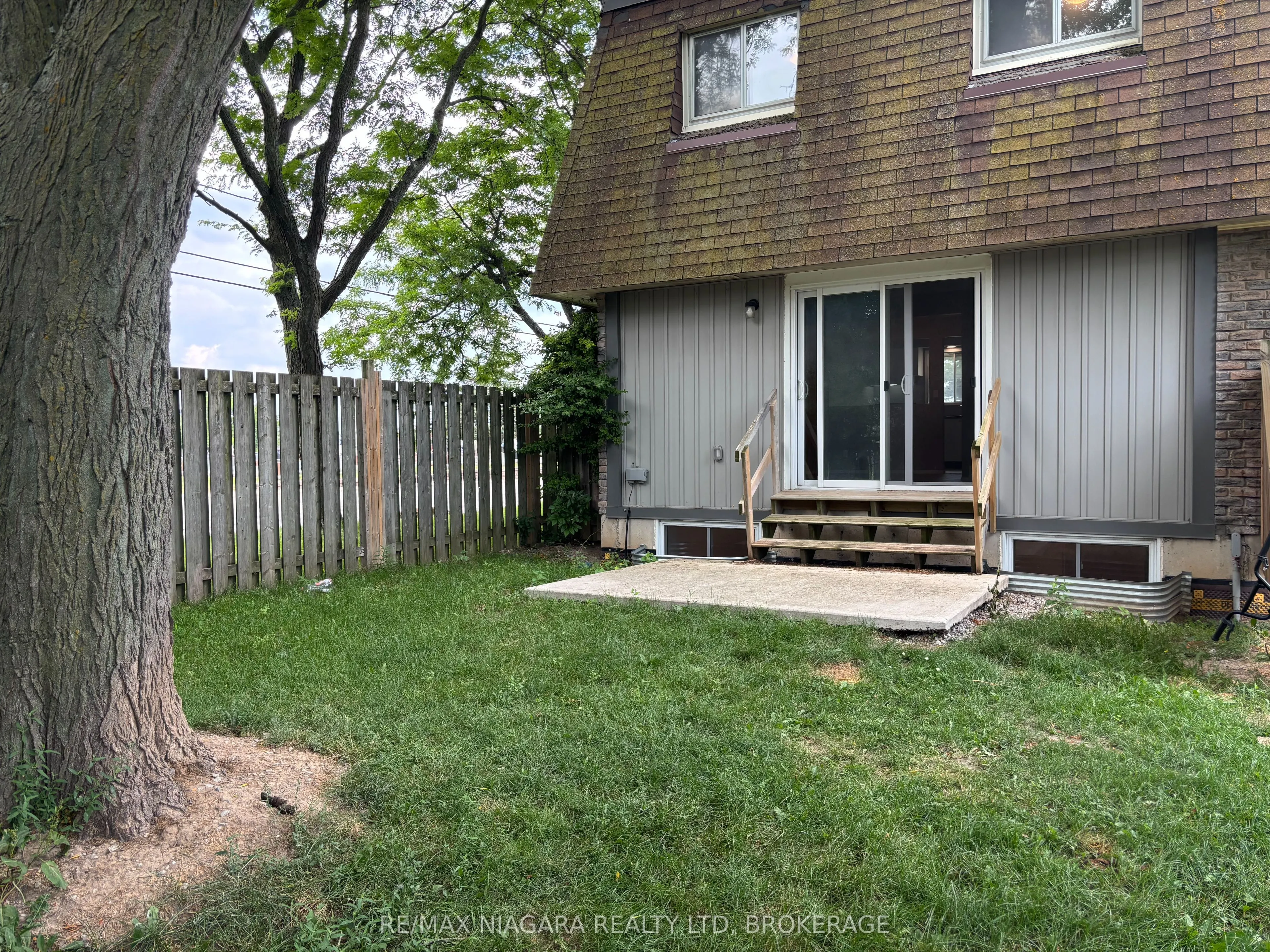 21 Woodlawn Road, #12