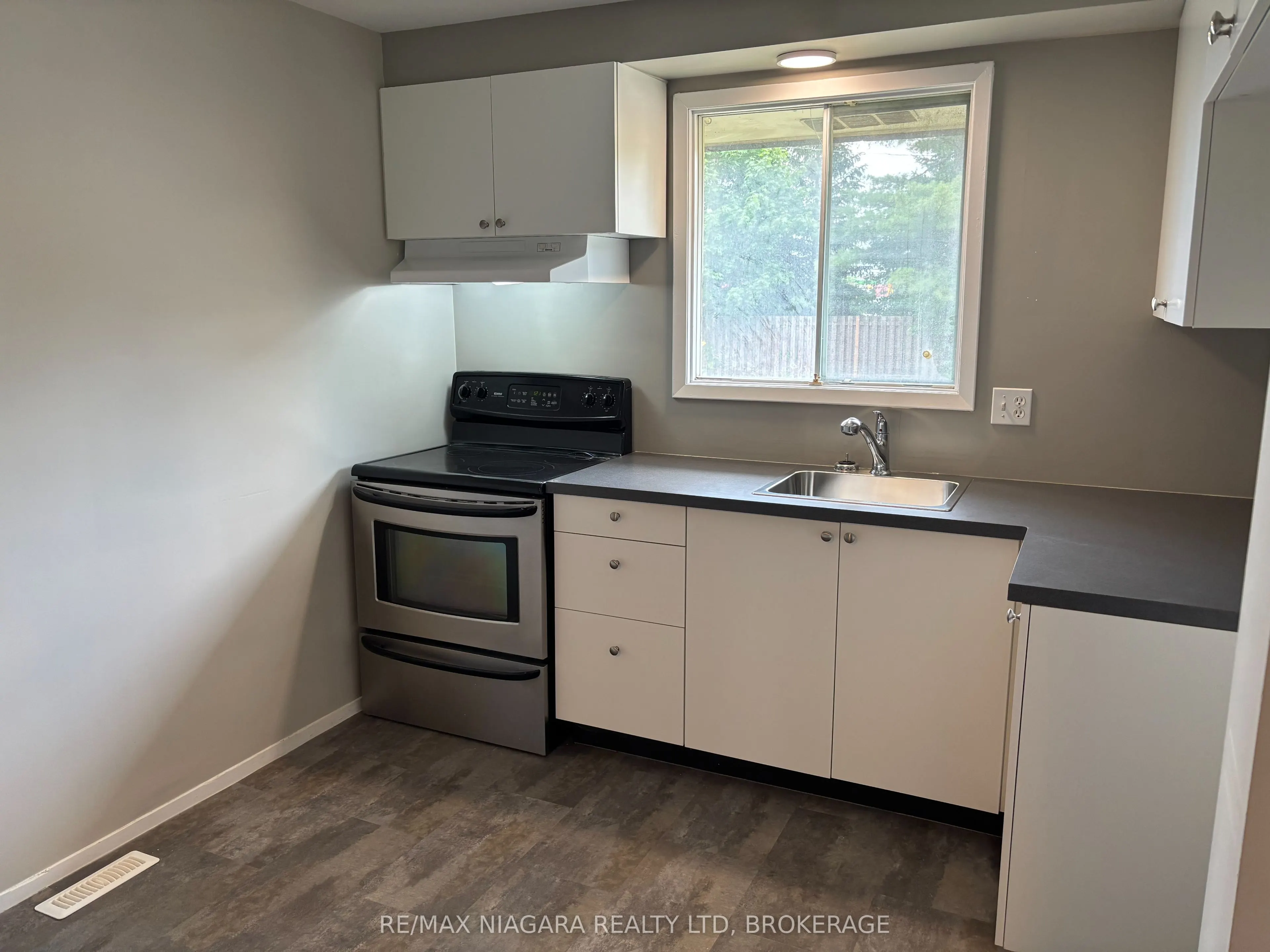 21 Woodlawn Road, #12
