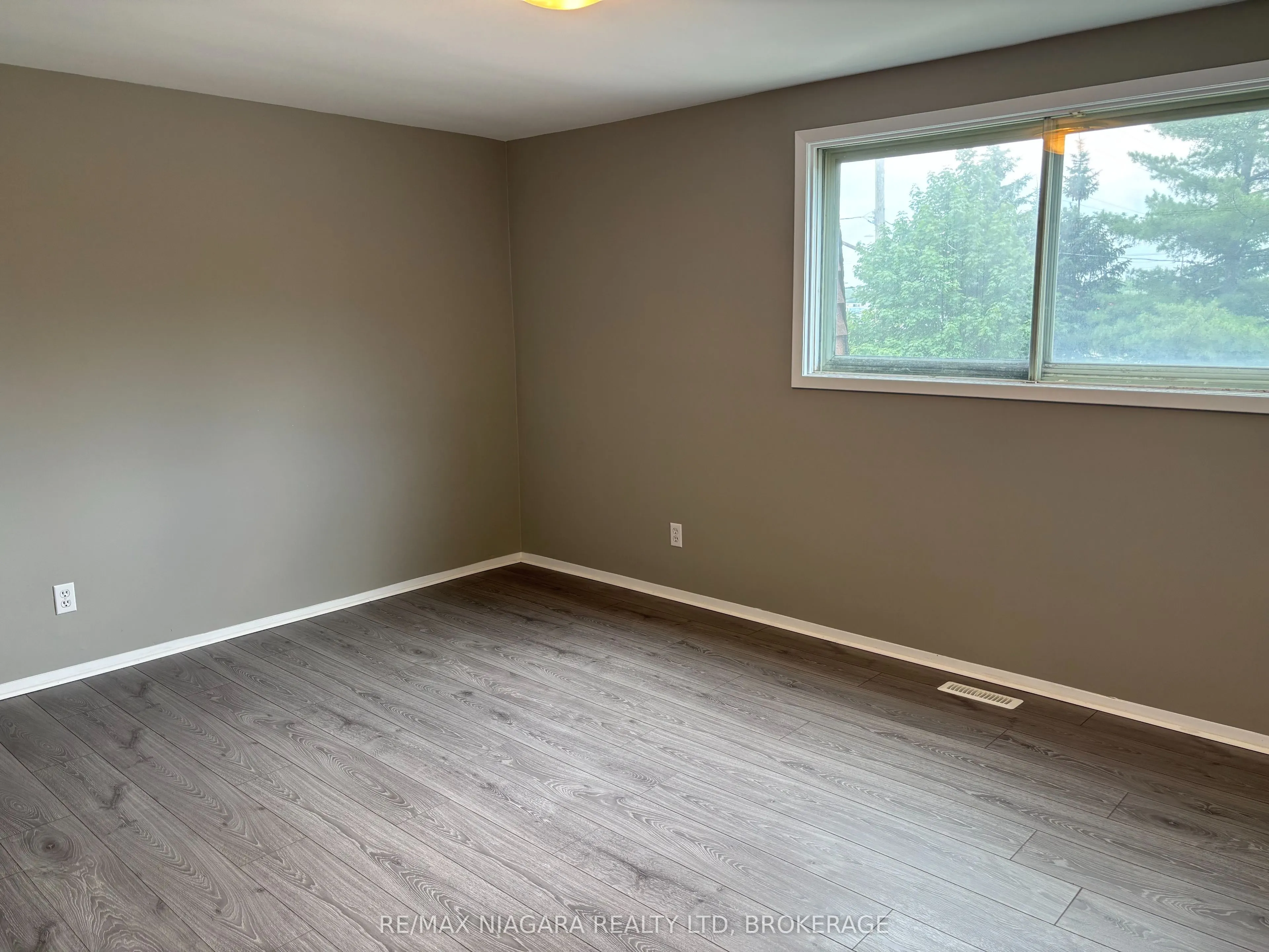 21 Woodlawn Road, #12
