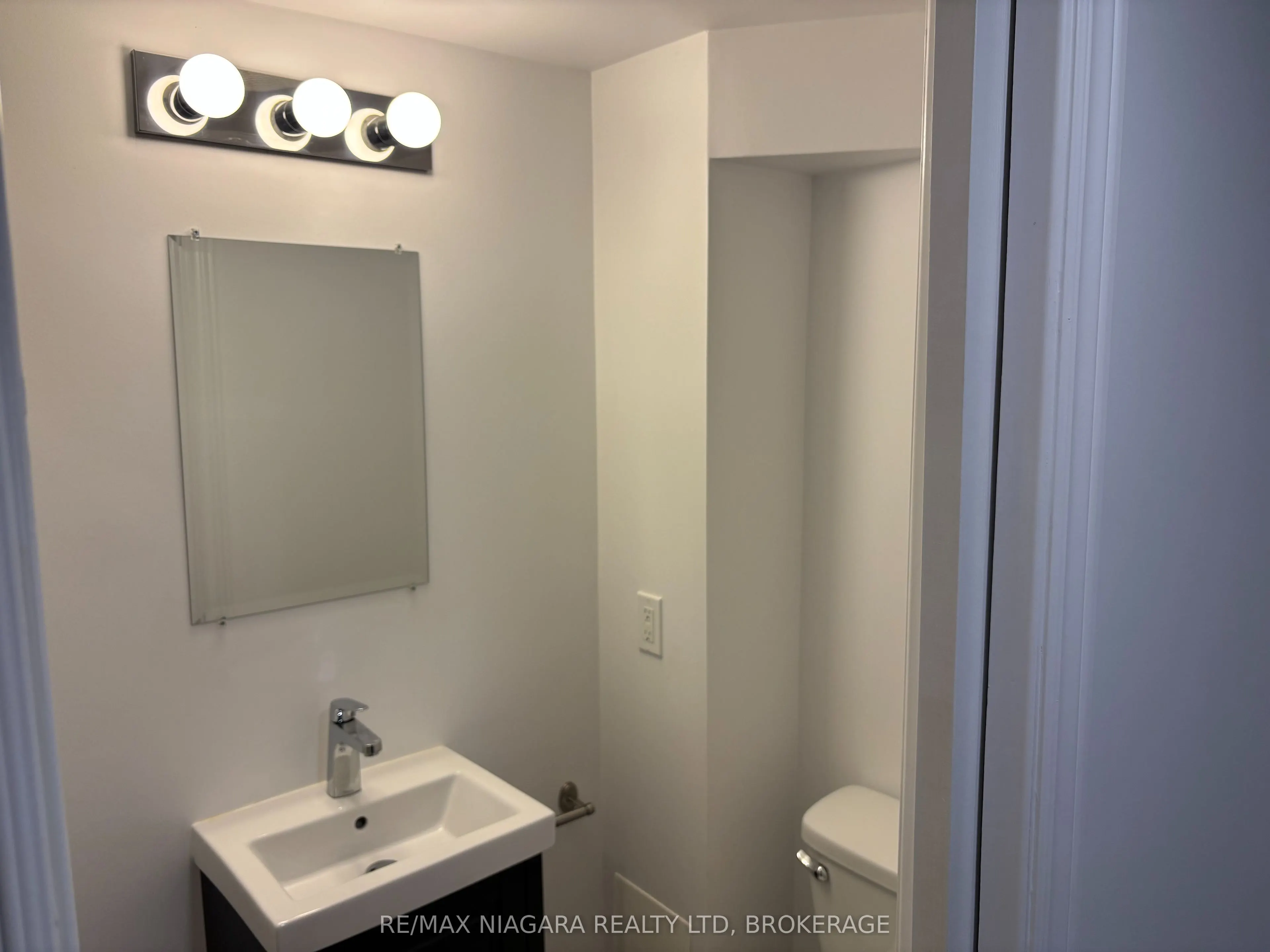 21 Woodlawn Road, #12