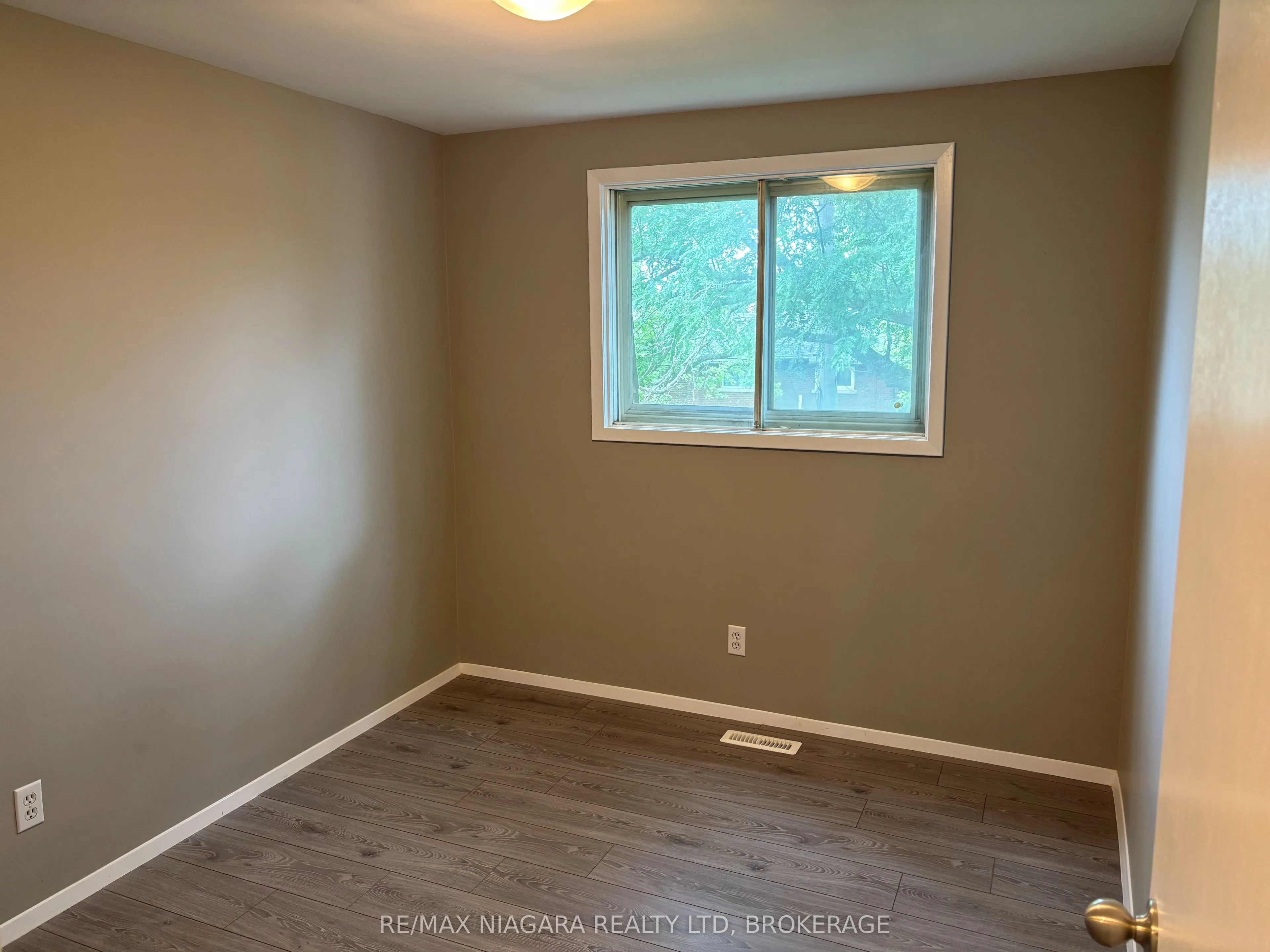 21 Woodlawn Road, #12