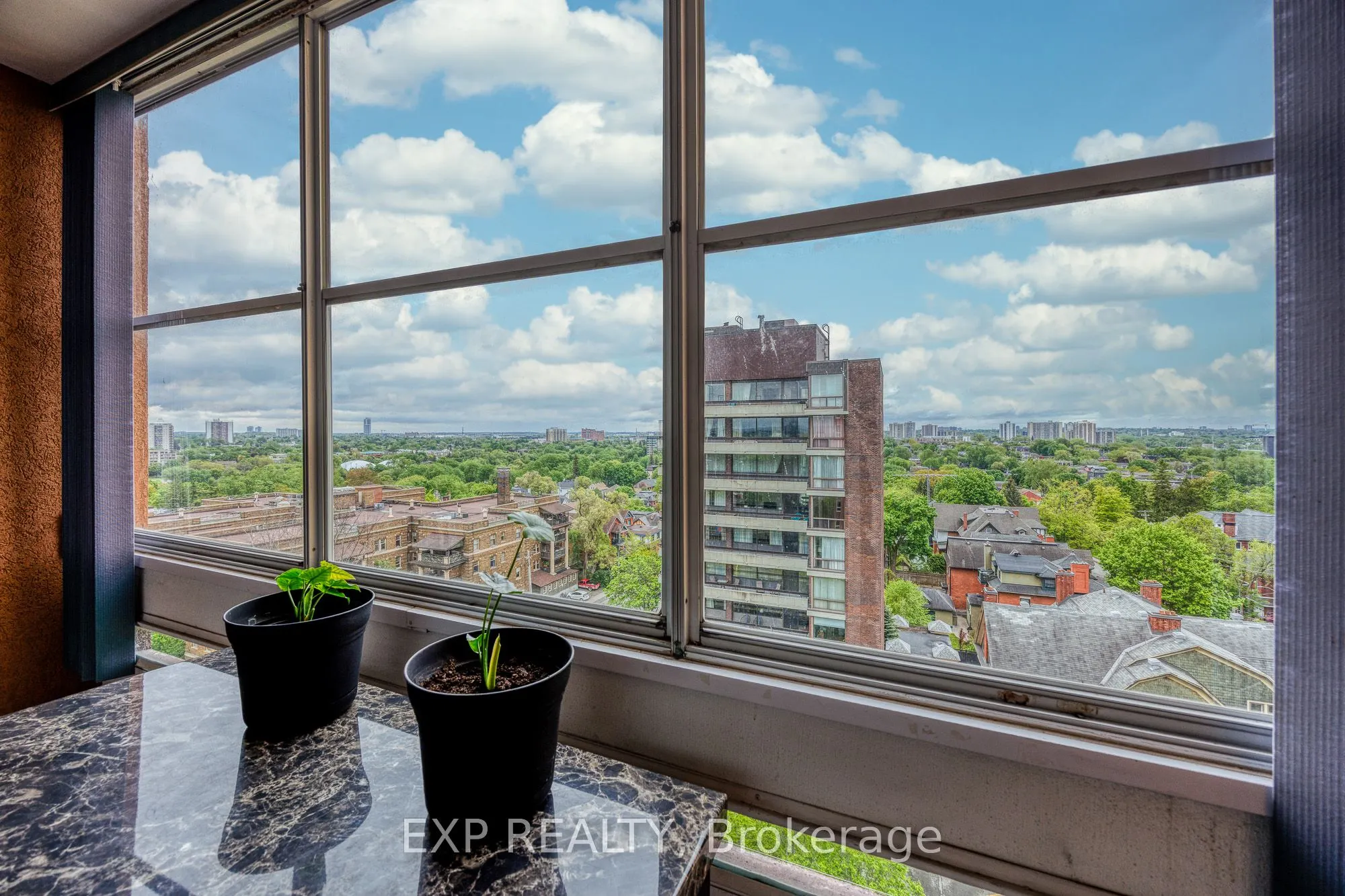373 Laurier Avenue E, #1003