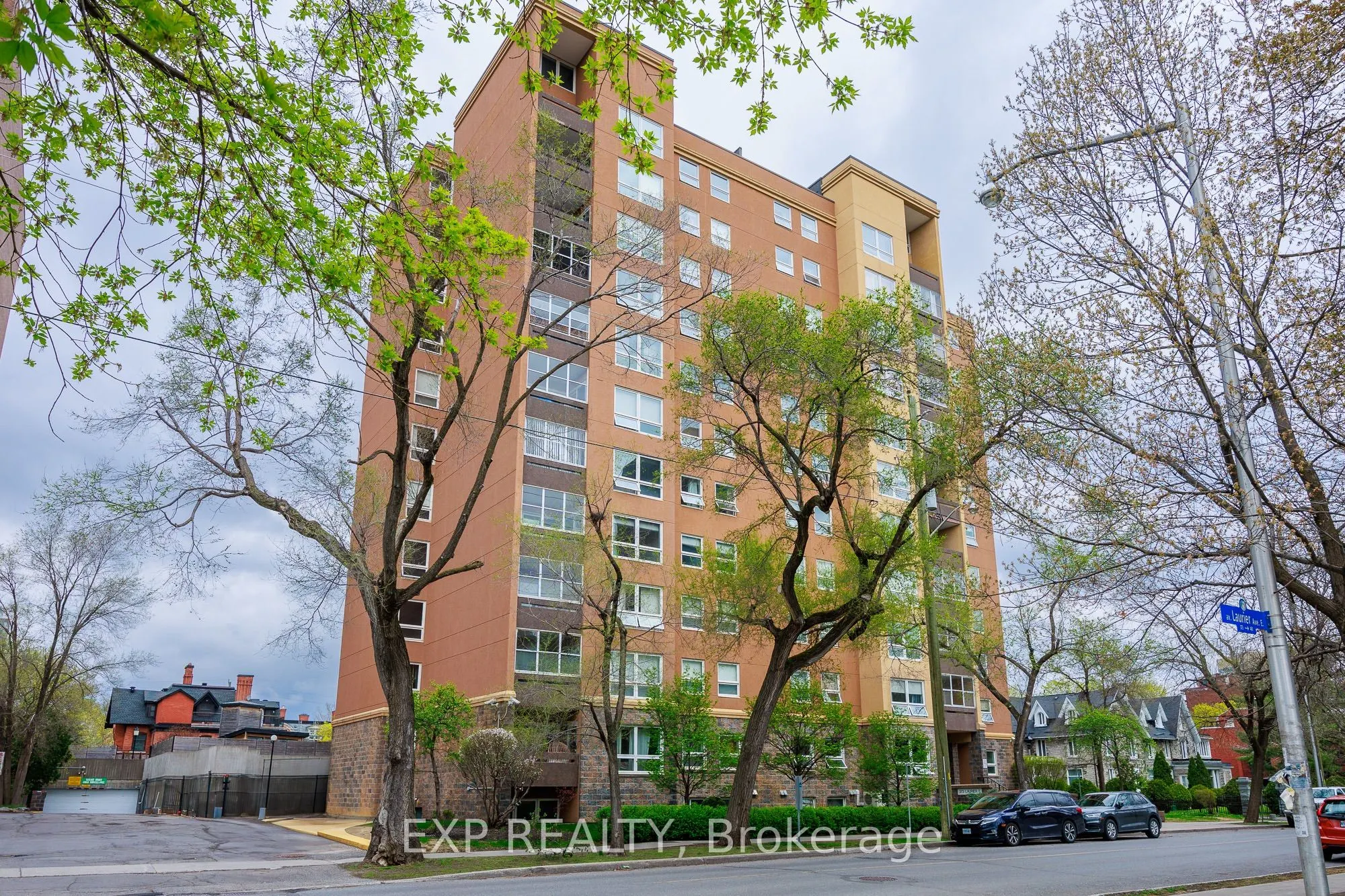 373 Laurier Avenue E, #1003