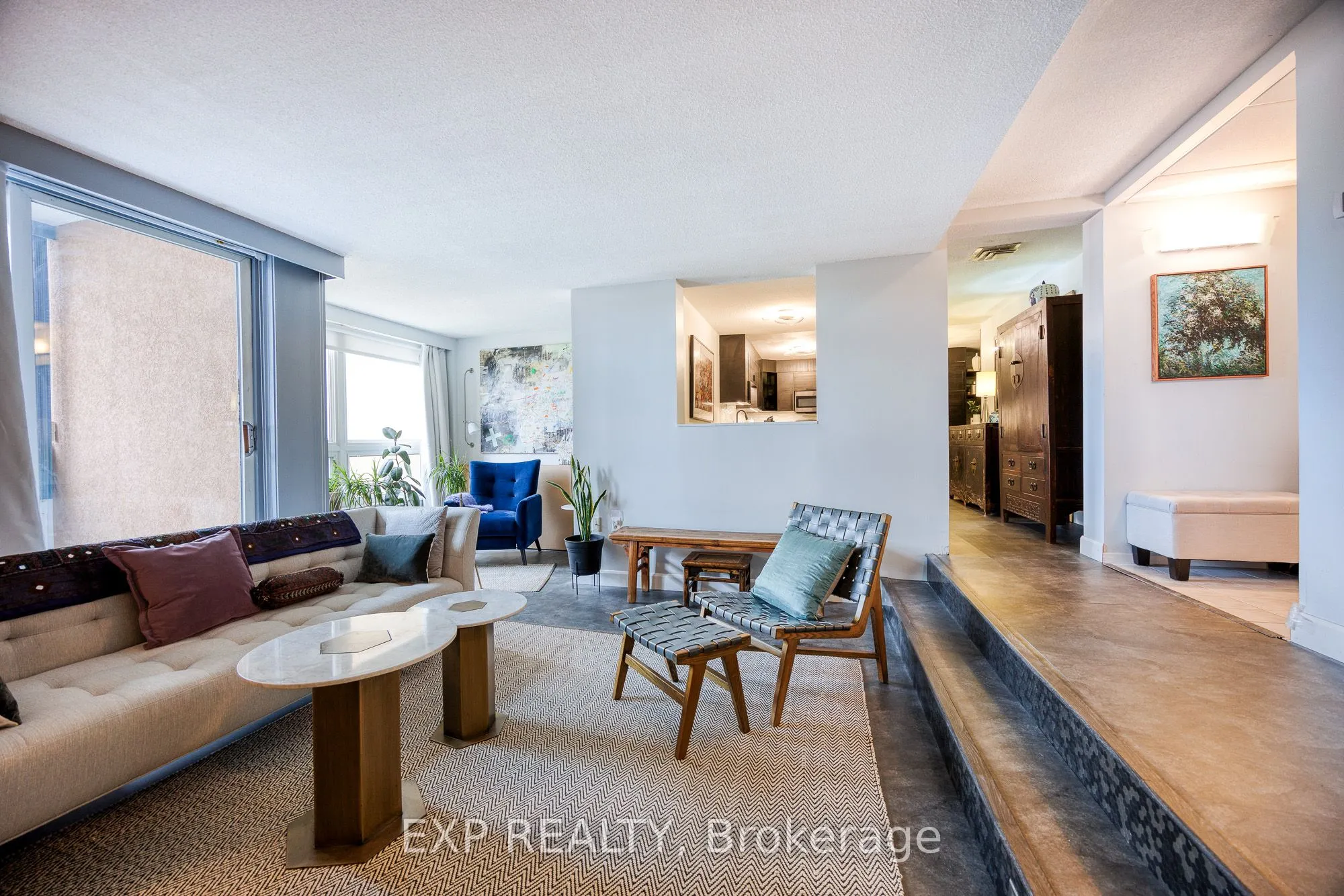 373 Laurier Avenue E, #1003