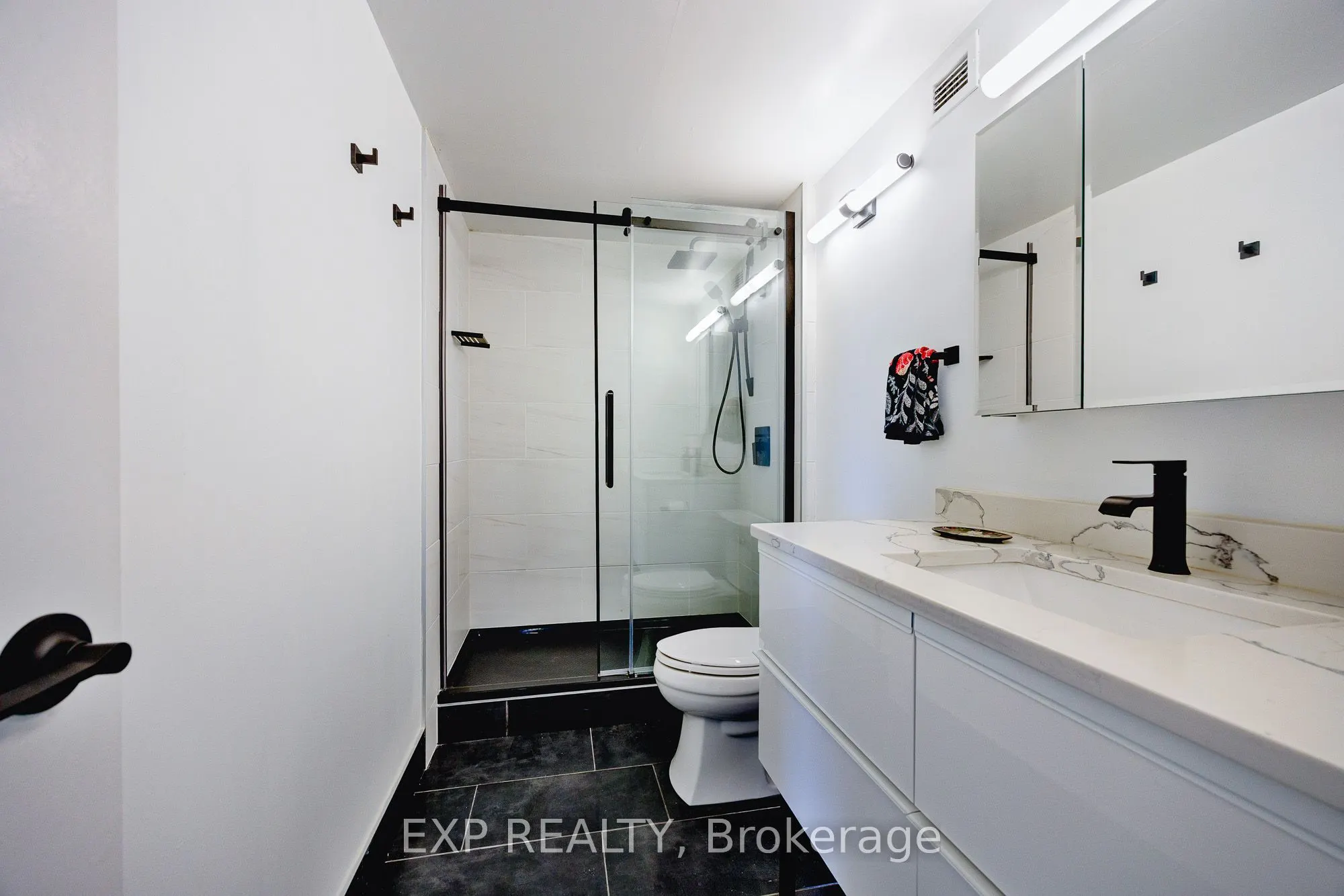 373 Laurier Avenue E, #1003