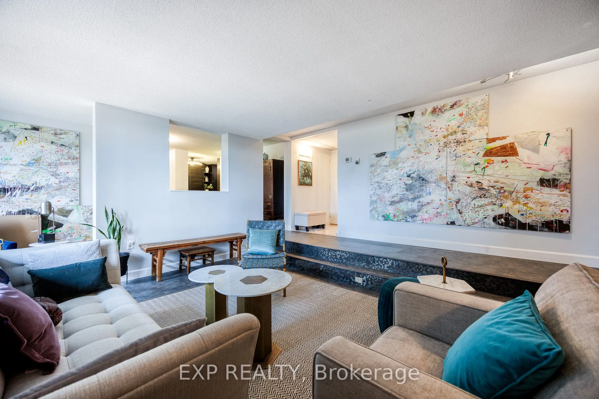 373 Laurier Avenue E, #1003