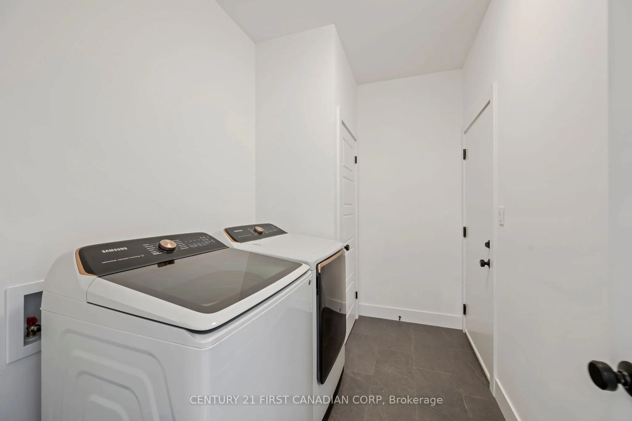 5 Hartland Circle