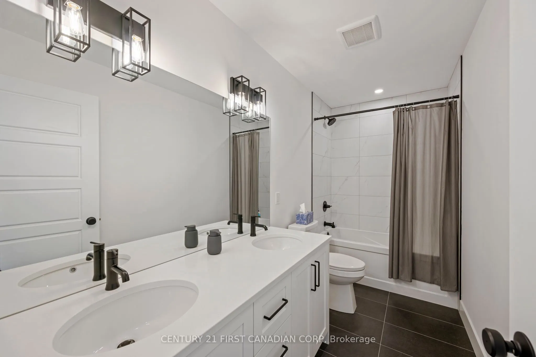 5 Hartland Circle